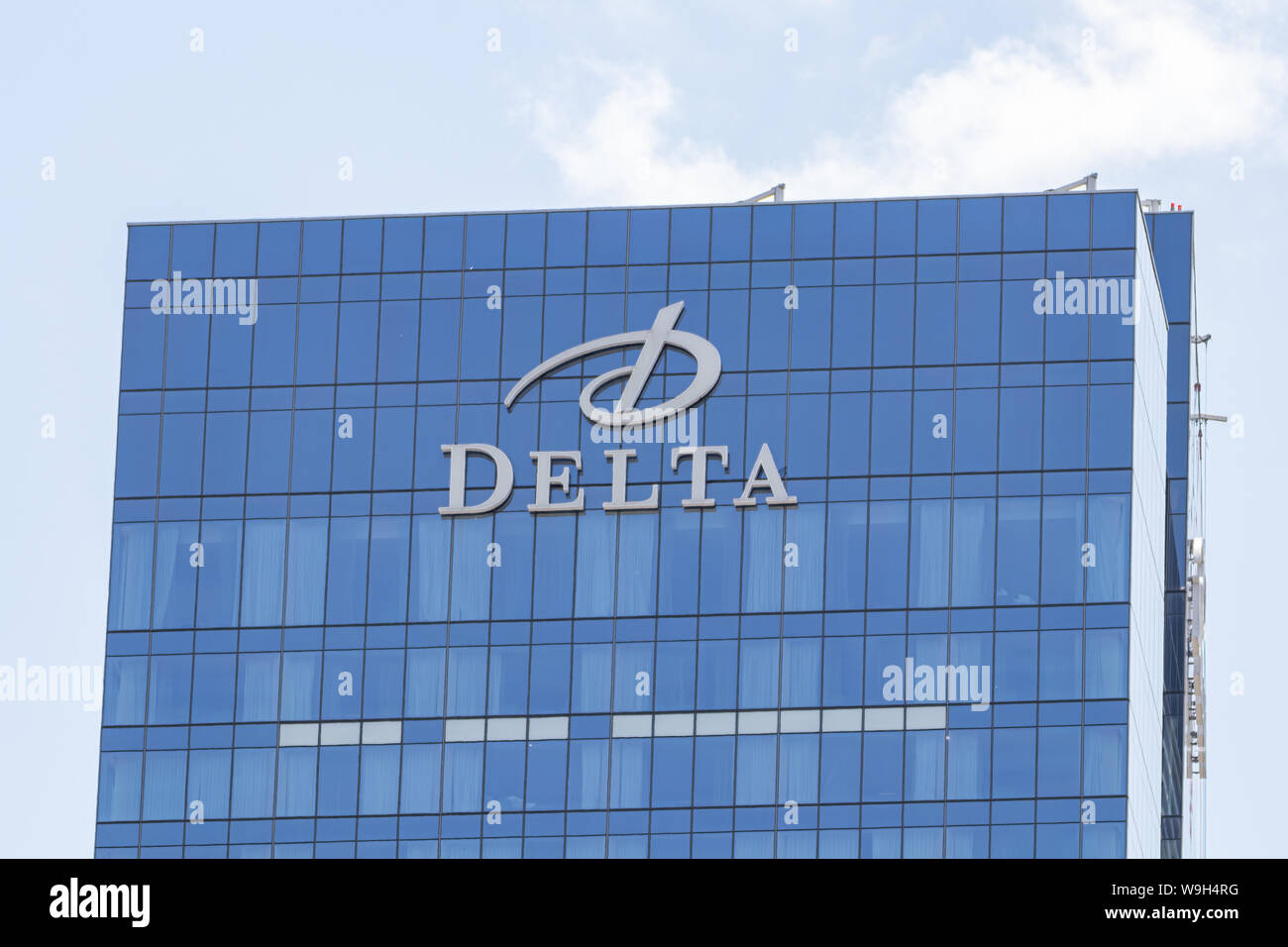 Logo Delta Hôtels haut de leur hôtel sur la rue Simcoe, au centre-ville de Toronto. Banque D'Images