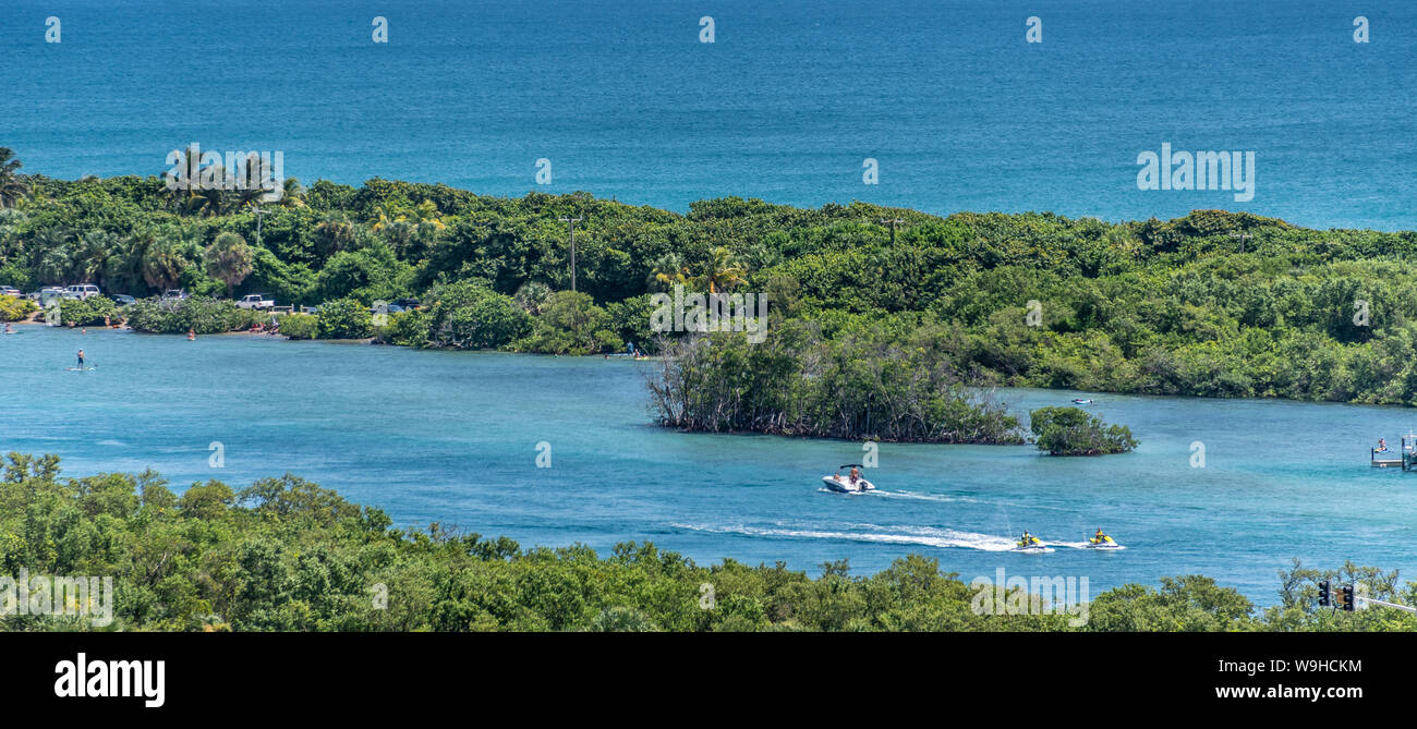 Jupiter Island entre la rivière indienne et l'océan Atlantique dans le nord du comté de Palm Beach, en Floride. (USA) Banque D'Images