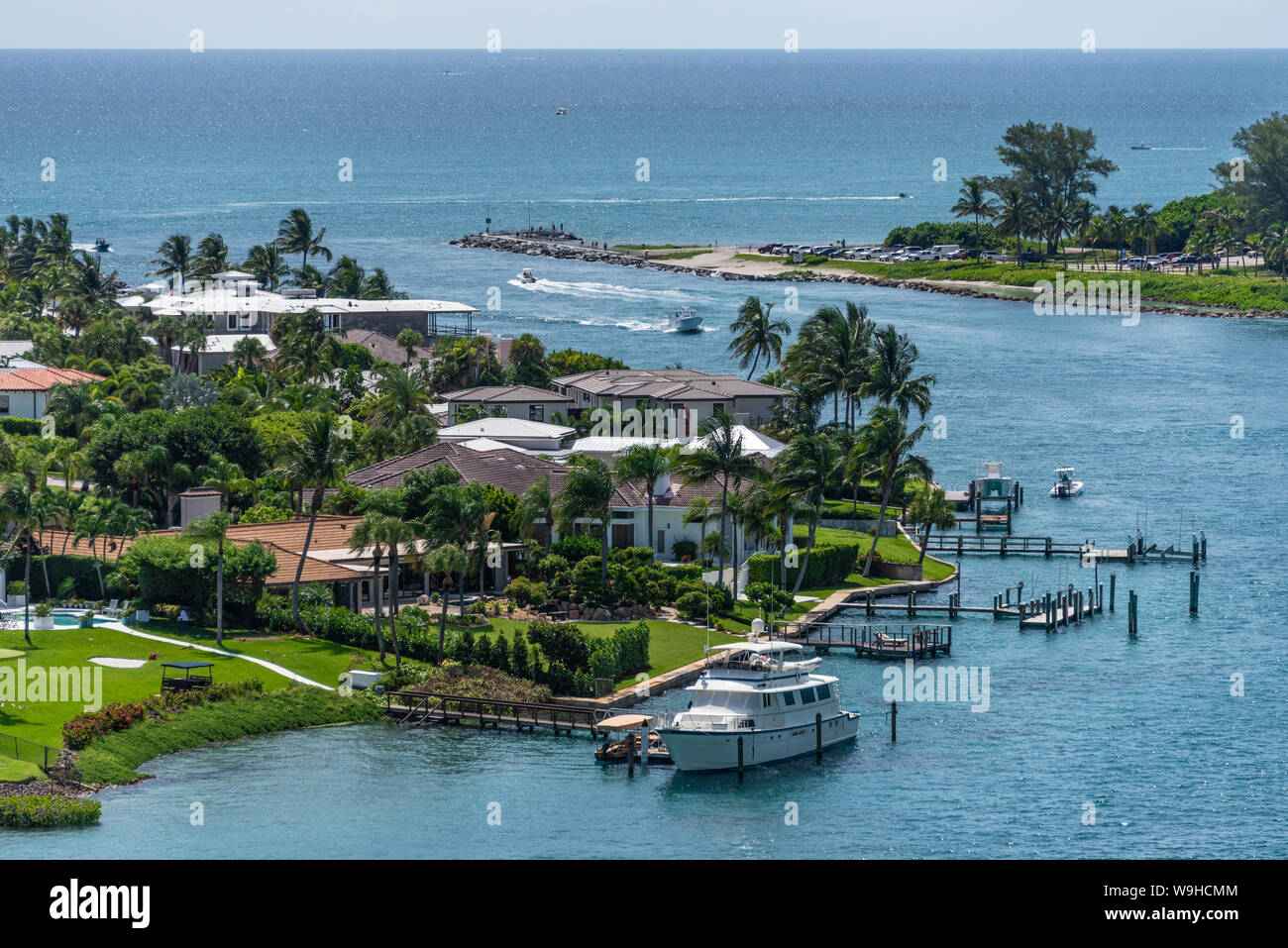 Jupiter Inlet voir du haut de la Jupiter Inlet Lighthouse, Jupiter dans le comté de Palm Beach en Floride. (USA) Banque D'Images