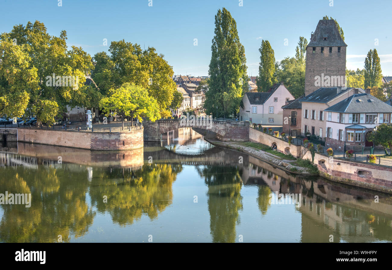 La Petite France La Petite France , un quartier historique de la ville de Strasbourg dans l'est de la France Banque D'Images