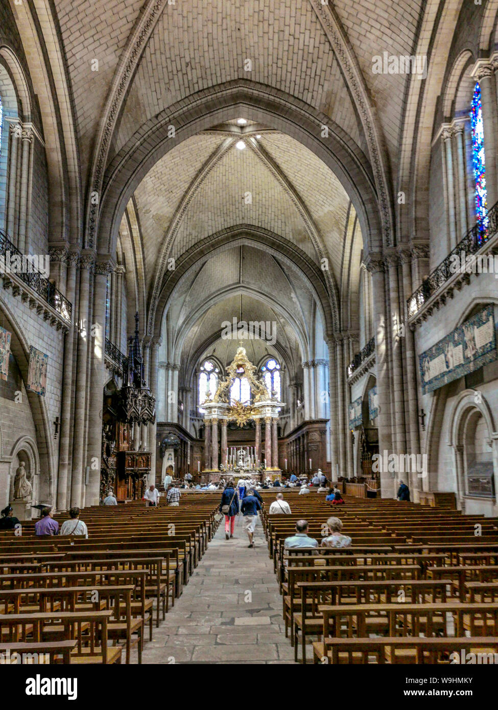 Angers. Intérieur de la cathédrale Saint Maurice. Le Maine et Loire. Les pays de la Loire. France Banque D'Images