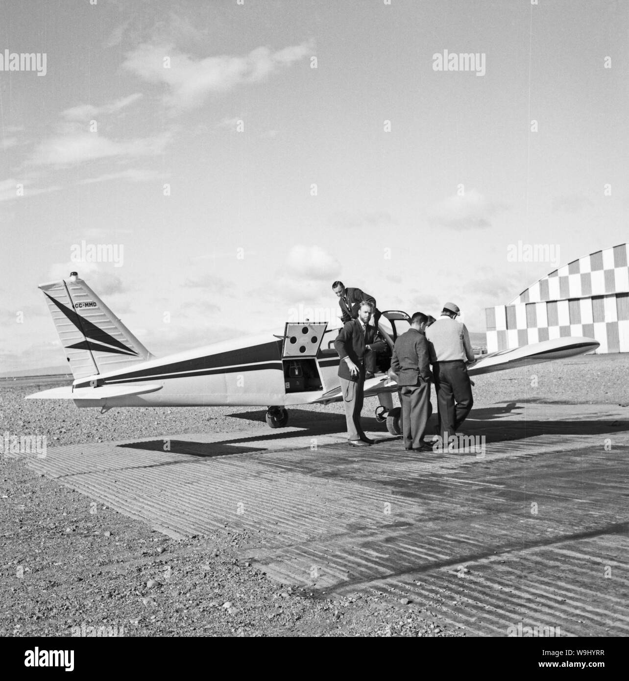 Bereit zum Abflug nach Ushuaia en Argentine, 1960 er Jahre. prêt au décollage à Ushuaia en Argentine, 1960. Banque D'Images
