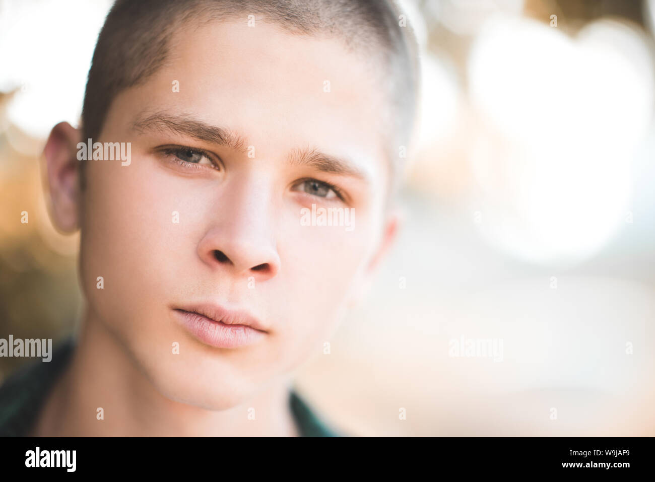 Teen boy model blond Banque de photographies et d’images à haute