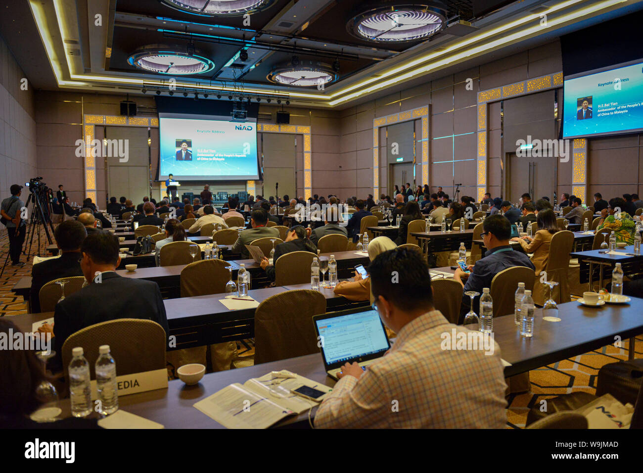 Kuala Lumpur, Malaisie. 14Th Aug 2019. Les participants suivent le nouveau dialogue Asie Inclusive à Kuala Lumpur, Malaisie, 14 août 2019. La Chine a proposé à l'Initiative de la courroie et de la route (T0) a été formulé avec l'agenda de développement économique par le biais d'une connectivité accrue, de l'infrastructure et le renforcement des capacités, selon des universitaires et des experts de la nouvelle Asie dialogue ici mercredi. Credit : Chong Chung Voon/Xinhua Banque D'Images