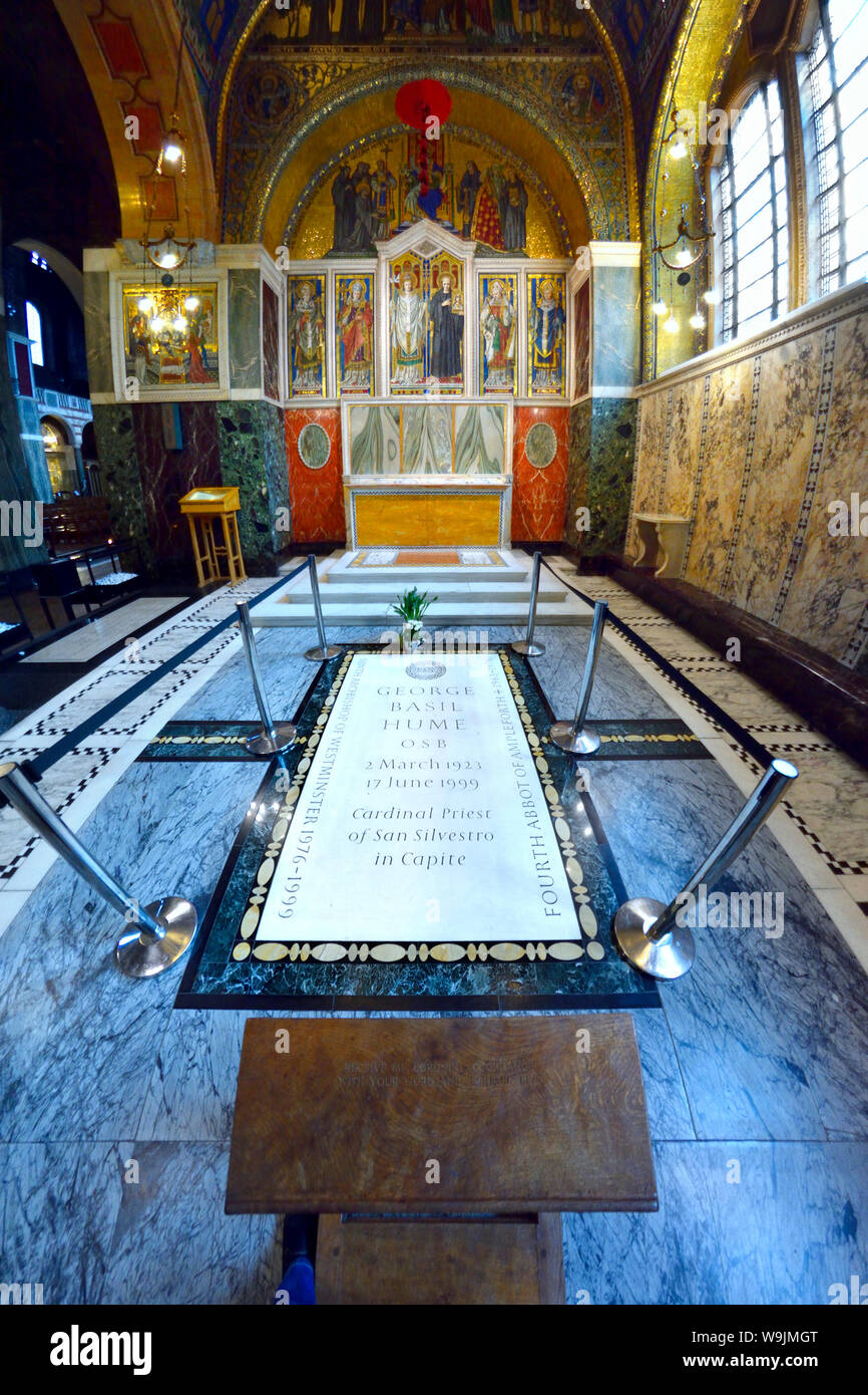 Londres, Angleterre, Royaume-Uni. La Cathédrale de Westminster (catholique) de l'intérieur. Chapelle de saint Grégoire et saint Augustin - lieu de repos du cardinal Basil Hume Banque D'Images