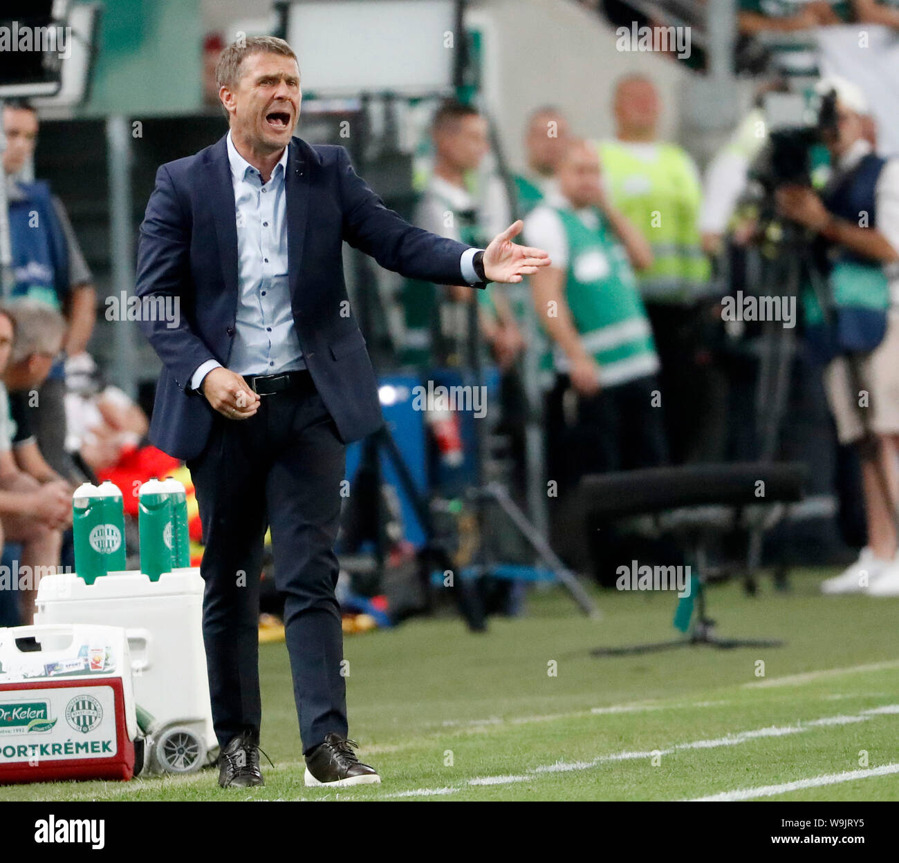 BUDAPEST, HONGRIE - le 13 août : l'entraîneur-chef Serhiy Conte de Ferencvarosi TC réagit au cours de la Ligue des Champions, troisième tour de qualification match entre Ferencvarosi TC et GNK Dinamo Zagreb à Ferencvaros Stadium le 13 août 2019 à Budapest, Hongrie. Banque D'Images