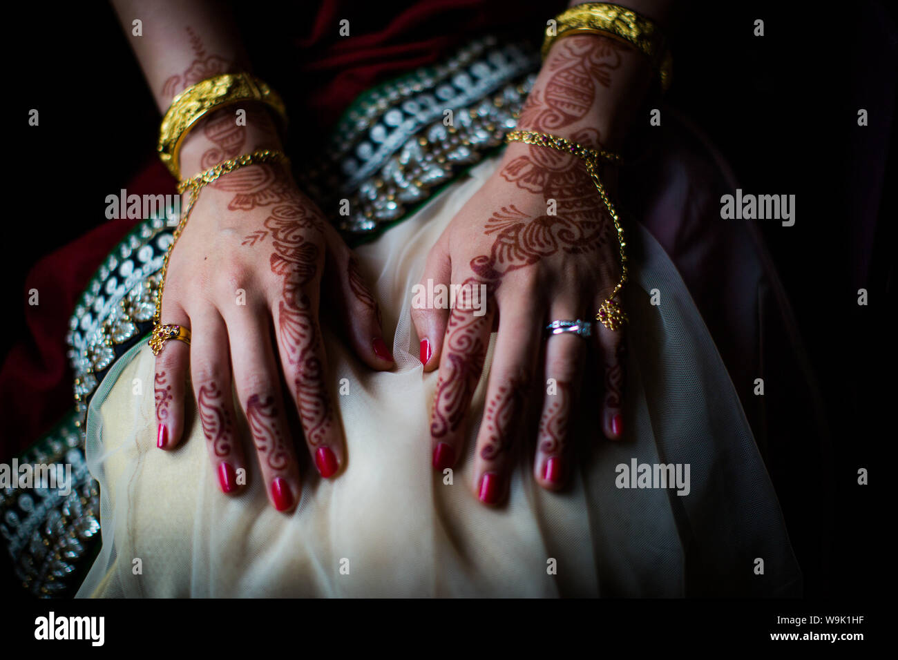 Le henné sur les mains de la mariée, Royaume-Uni, Europe Banque D'Images