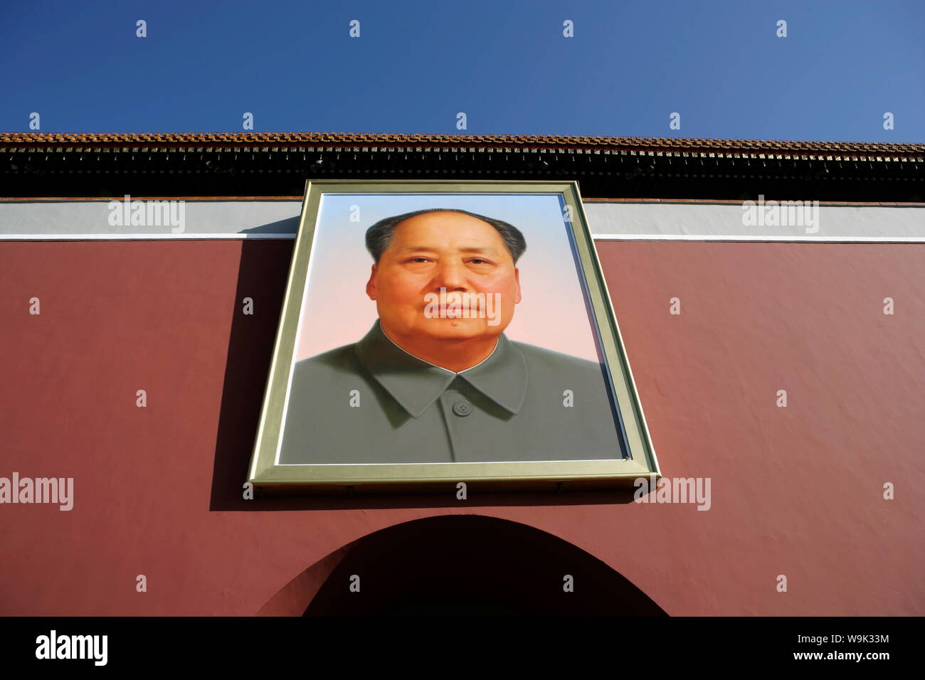 Portrait géant de Mao Tzedong sur la porte céleste de la Cité Interdite, la Place Tiananmen, à Beijing, Chine, Asie Banque D'Images