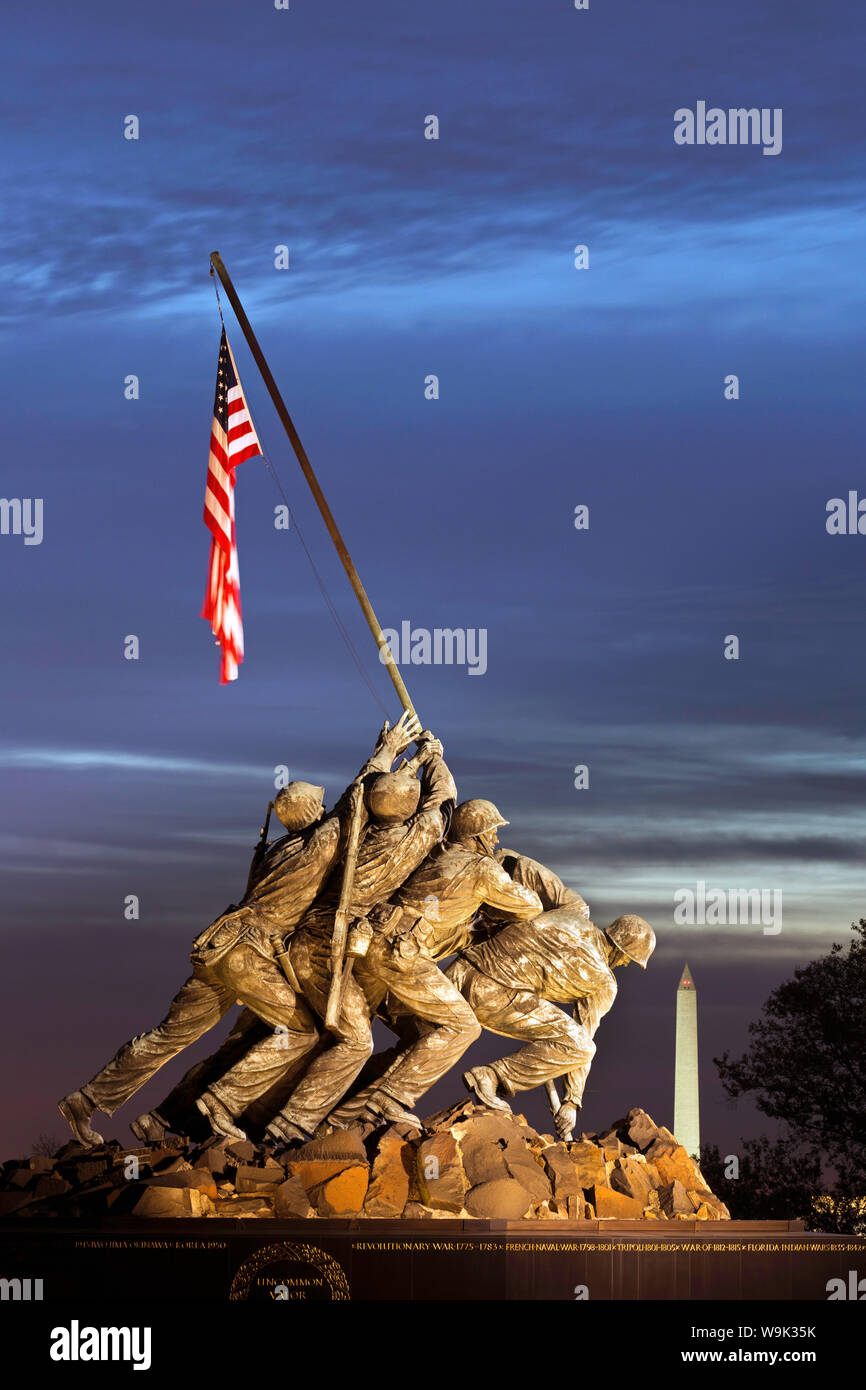 Laps de temps de la statue d'Iwo Jima Memorial U.S. Marine Corps au cimetière national d'Arlington, à Washington DC, États-Unis d'Amérique, Amérique du Nord Banque D'Images