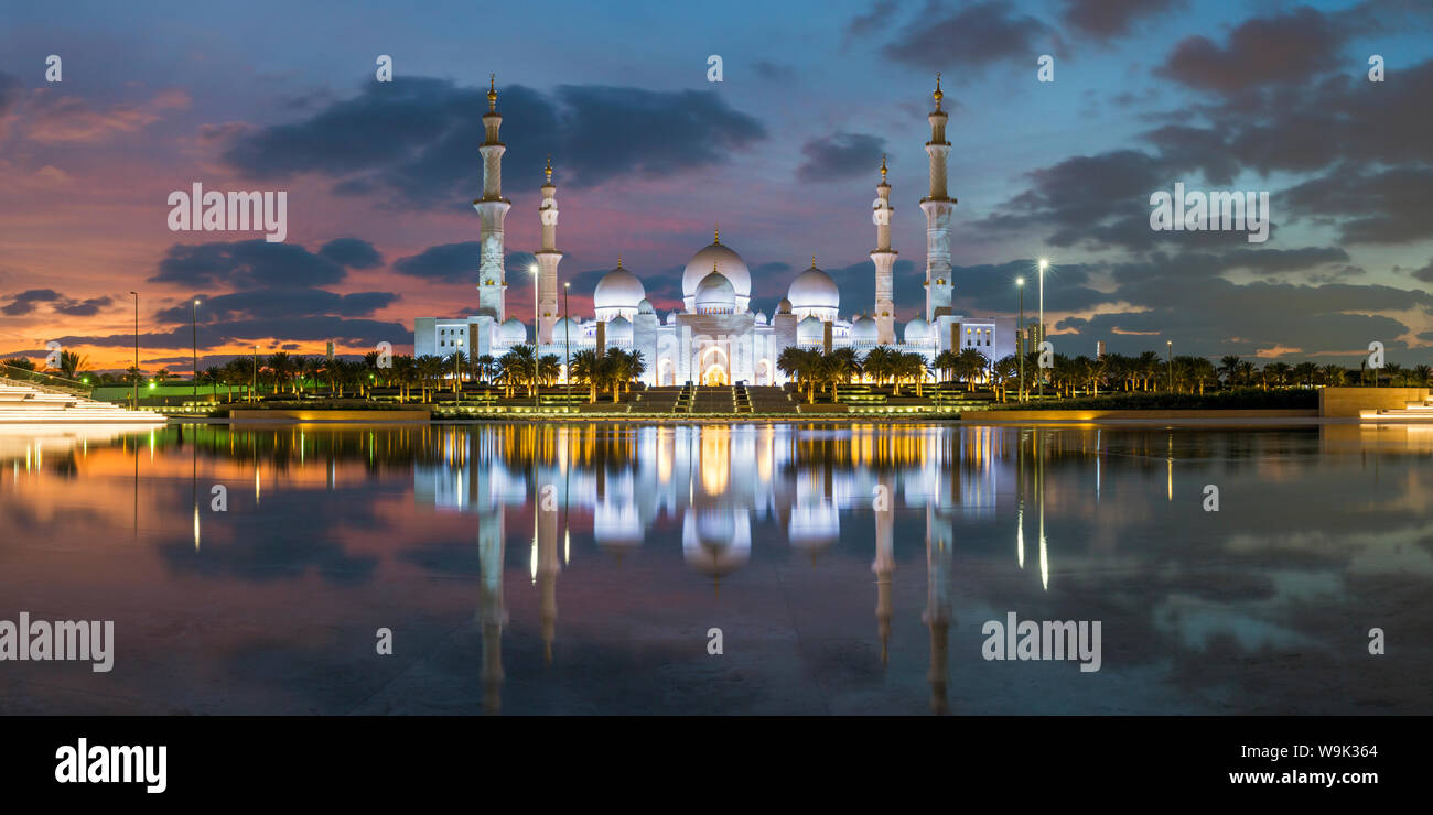 Mosquée Sheikh Zayed Bin Sultan Al Nahyan, Abu Dhabi, Émirats arabes unis, Moyen Orient Banque D'Images