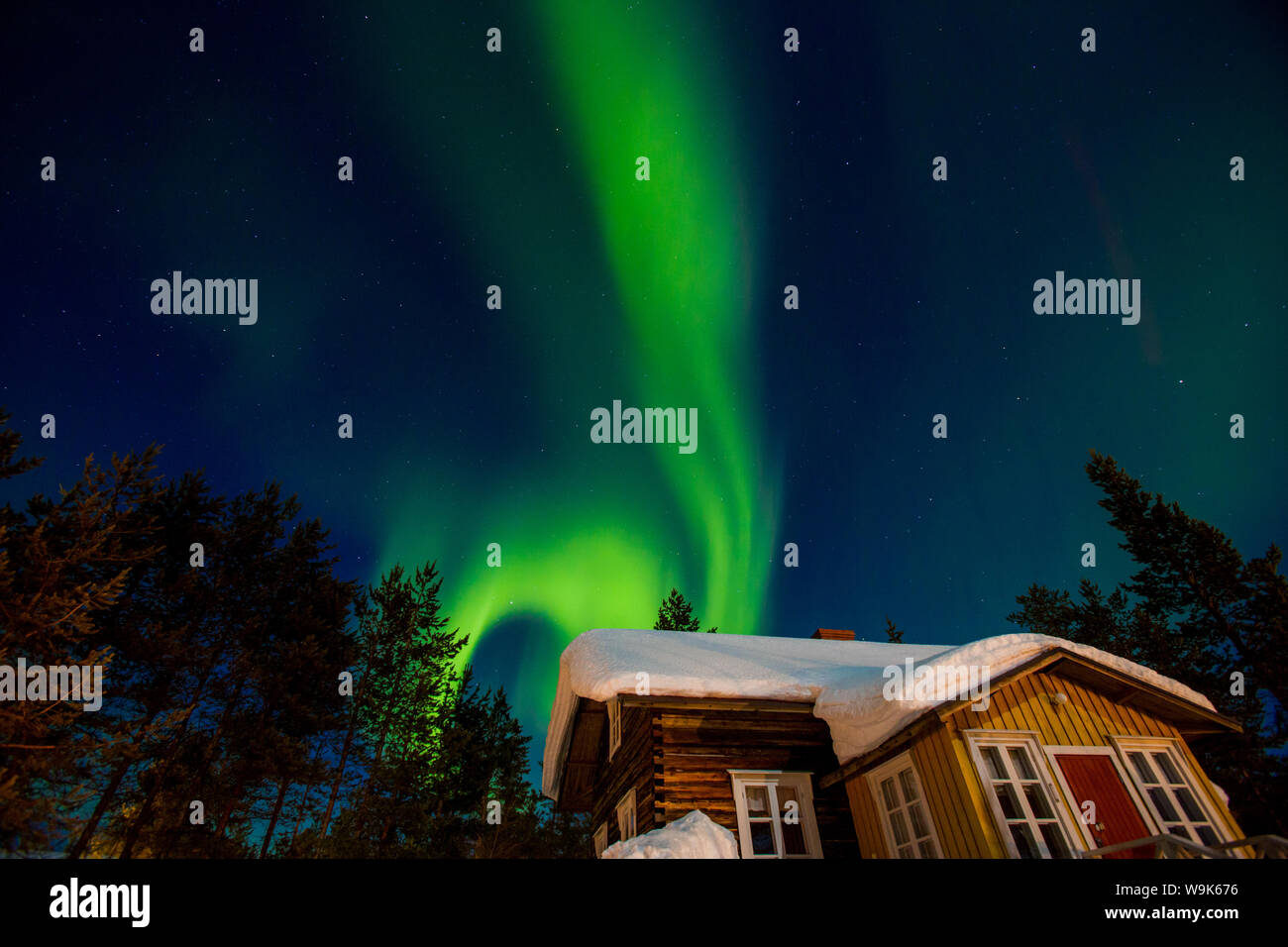 Aurore boréale (la Northern Lights) sur Igloo Village Kakslauttanen Ouest, Rauma, Finlande, Scandinavie, Europe Banque D'Images