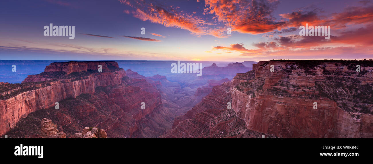 Wotans trône, Cape Royal vue au coucher du soleil, Rive Nord, le Parc National du Grand Canyon, UNESCO World Heritage Site, Arizona, États-Unis d'Amérique Banque D'Images