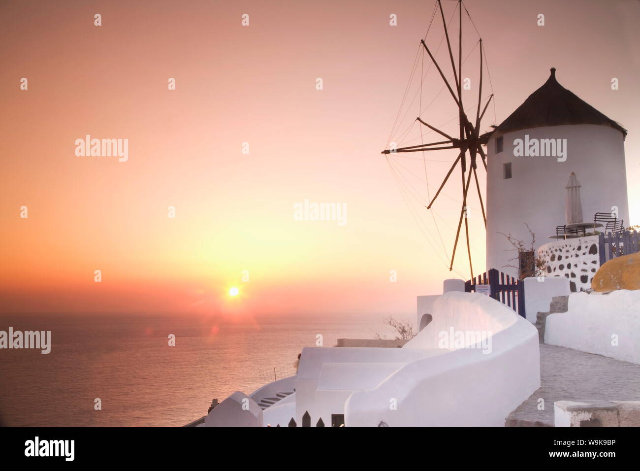 Coucher de soleil, Oia, Santorin (thira), îles Cyclades, îles grecques, Grèce, Europe Banque D'Images