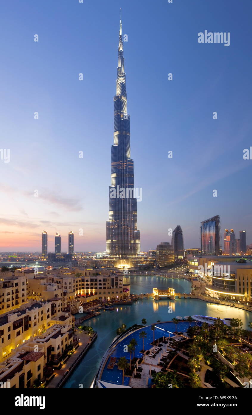 Le Burj Khalifa, achevée en 2010, la structure fait homme le plus grand au monde, Dubaï, Émirats arabes unis, Moyen Orient Banque D'Images