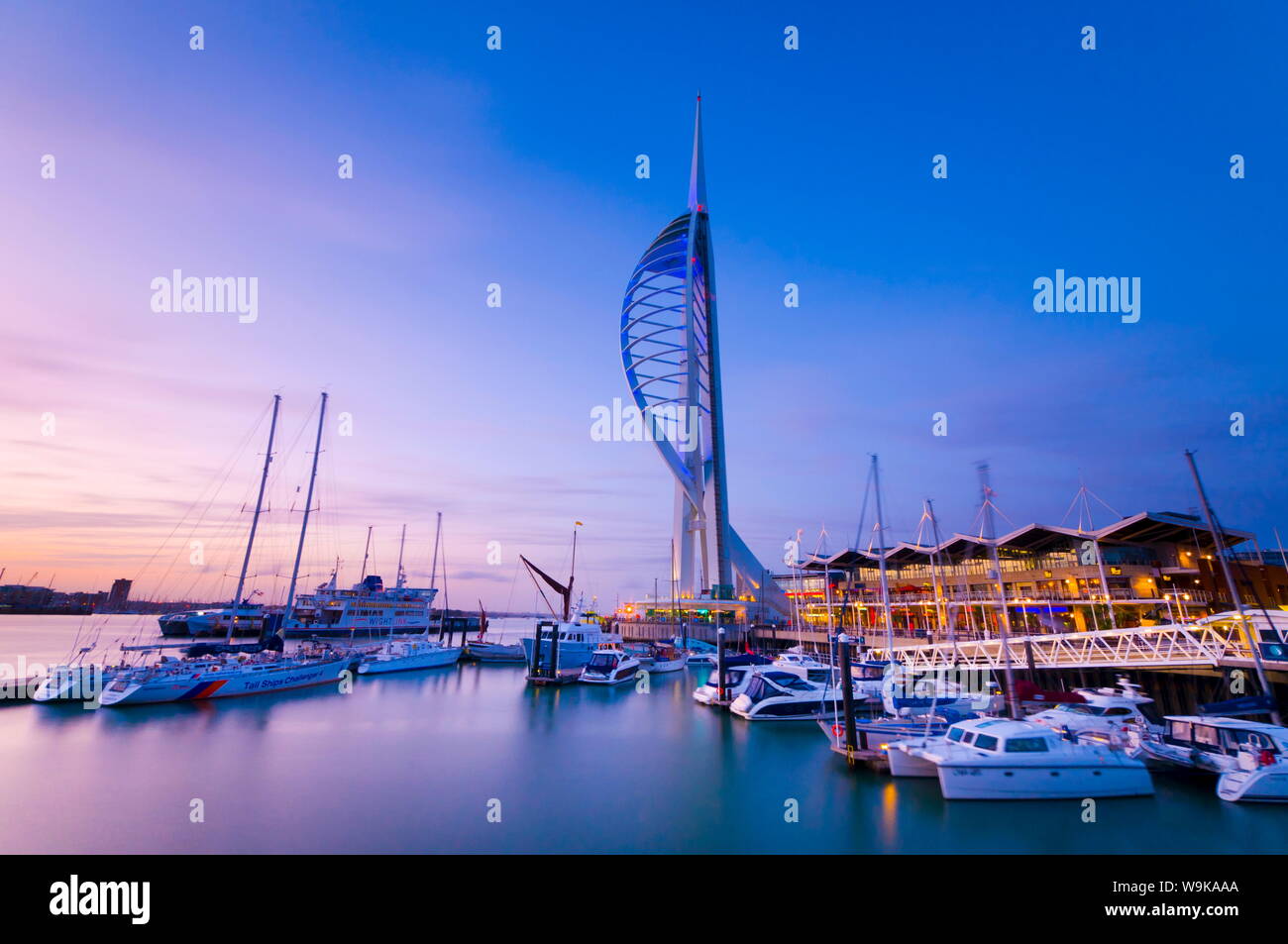 Spinnaker Tower, PORTSMOUTH GUNWHARF, Marina, Hampshire, Angleterre, Royaume-Uni, Europe Banque D'Images