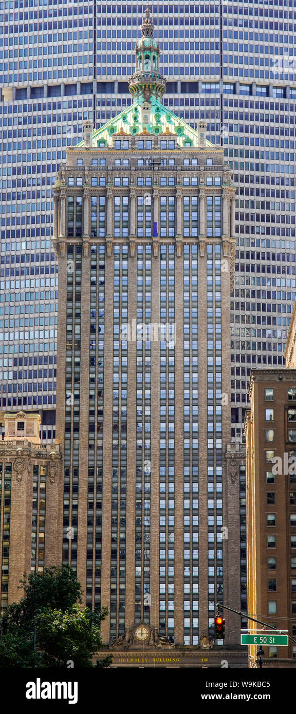 Park Avenue vue avant du Helmsley building et rencontré Life Building, Manhattan, New York City, USA. Banque D'Images