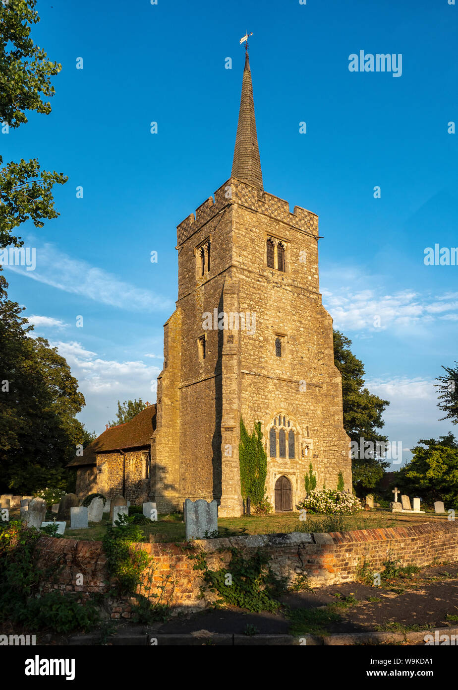 ROCHFORD, ESSEX, Royaume-Uni - 24 JUILLET 2018 : vue extérieure de l'église Sainte-Marie-la-Vierge à Little Wakering Banque D'Images