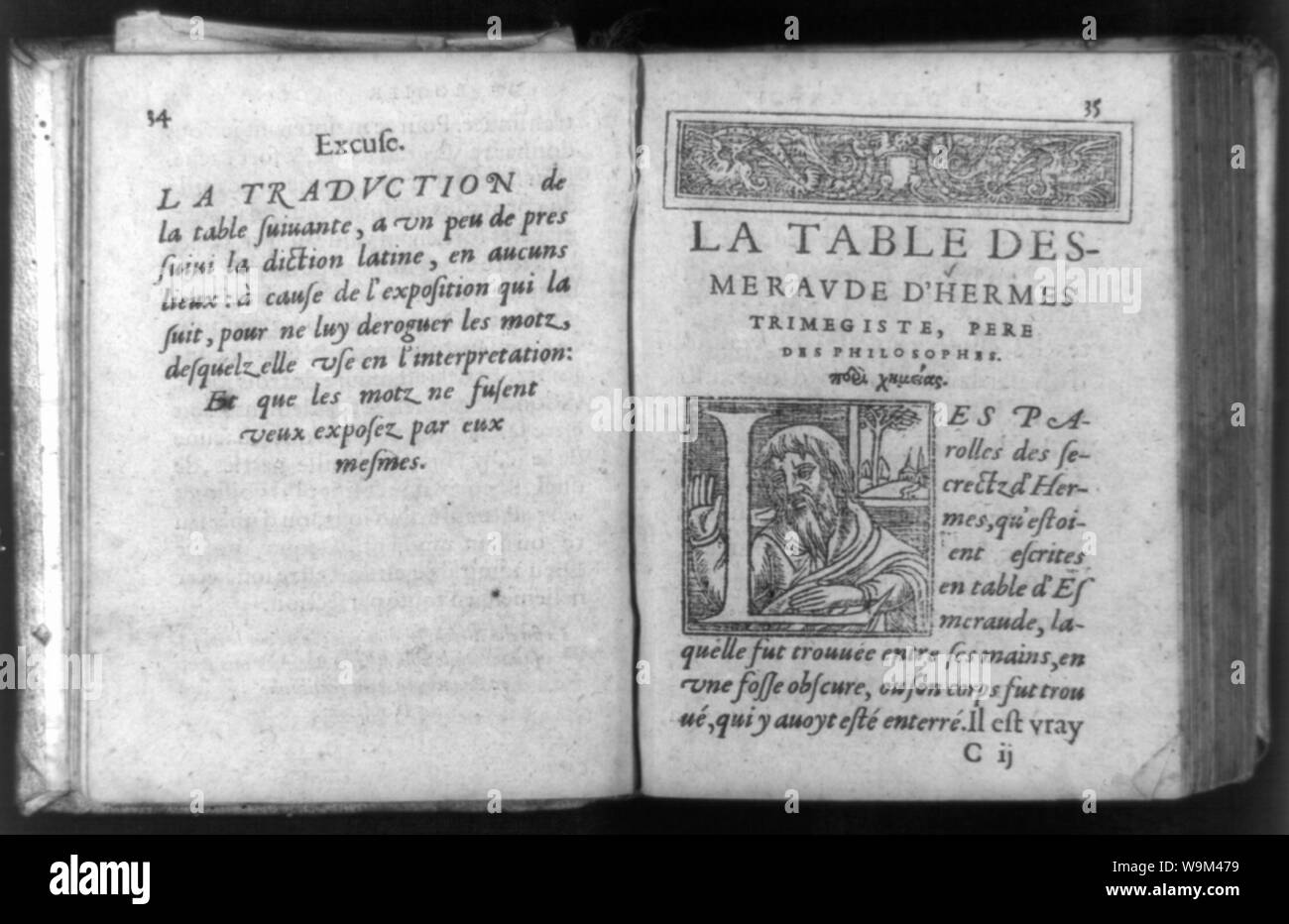 Excuses de l'auteur, la table desmerade d'Hermes Trimegiste, père de la philosophie, et décorées dans portrait initial L Banque D'Images