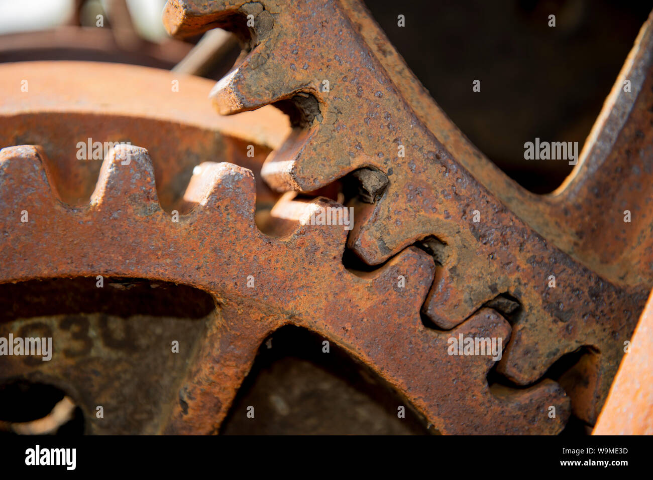 De grandes mailles rusty metal gears. Banque D'Images
