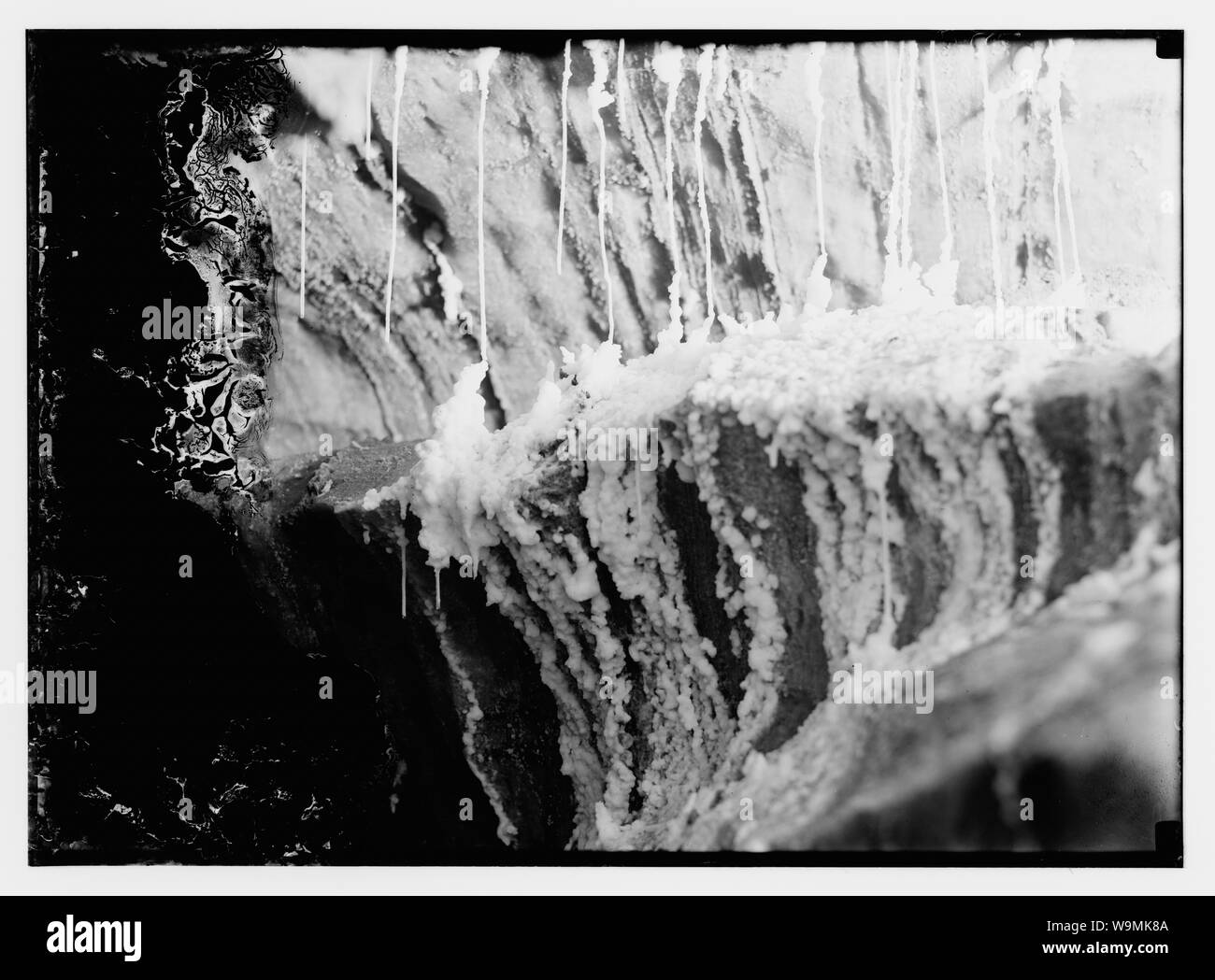 Autour de la Mer Morte. Stalactites dans la grotte de sel, Jebel Usdum Banque D'Images