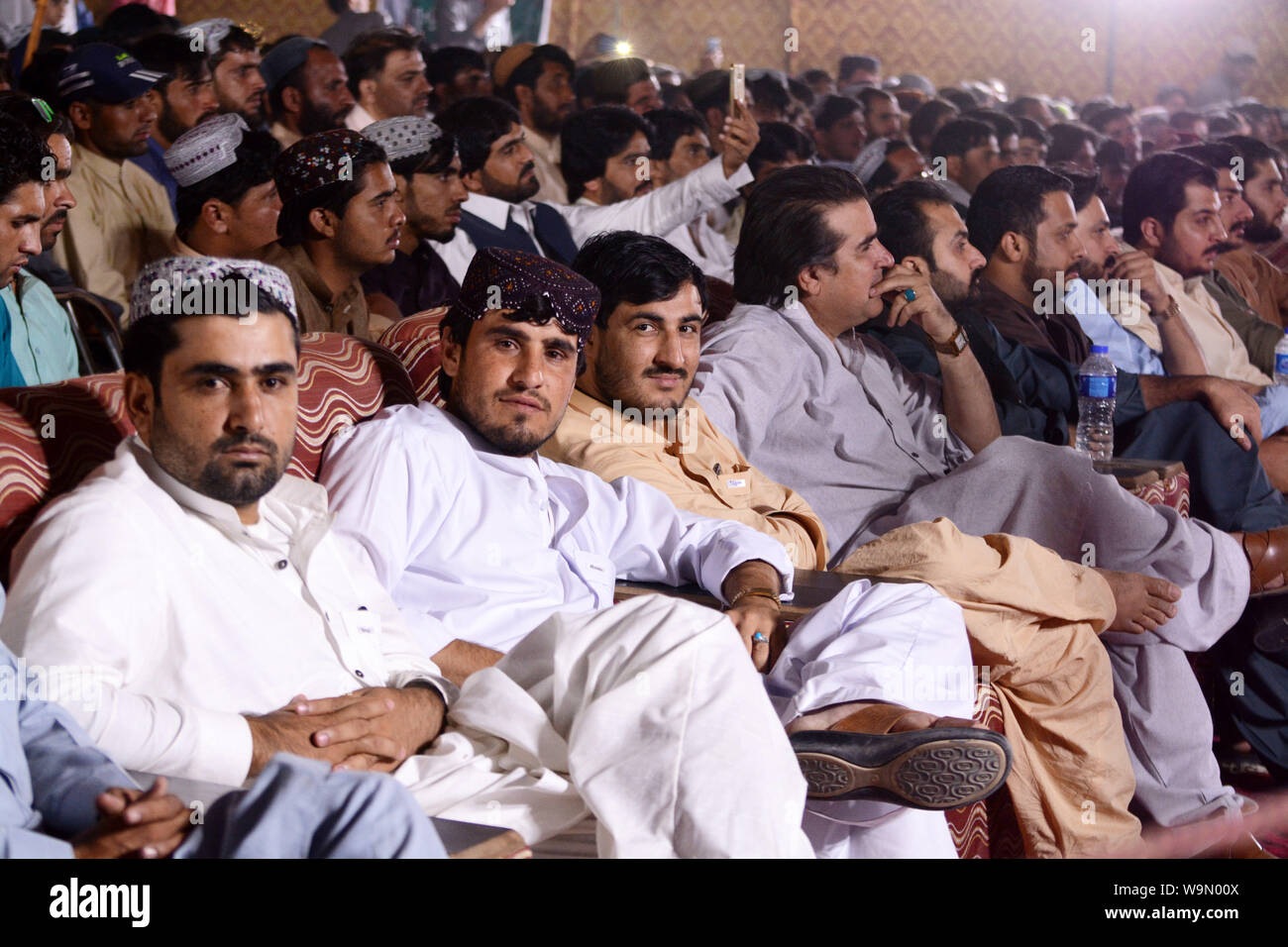 QUETTA, PAKISTAN, août 14-2019 : personnes participent au cours de la célébration de la Journée de l'indépendance du Pakistan au parc Askari, organisé par de vastes communic Banque D'Images