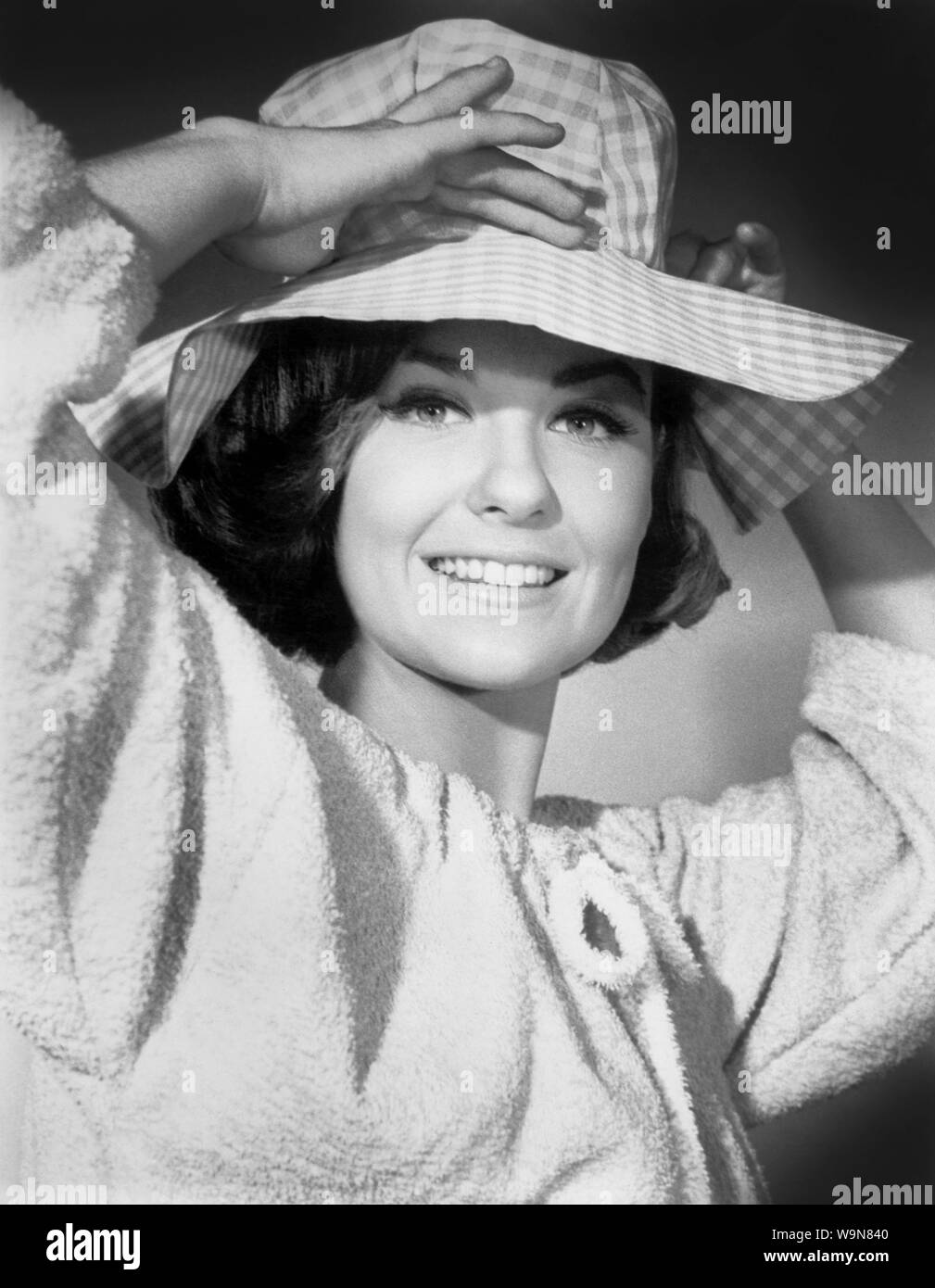 L'actrice Shelley Fabares, Head and shoulders Portrait publicitaire, MGM, milieu des années 1960 Banque D'Images