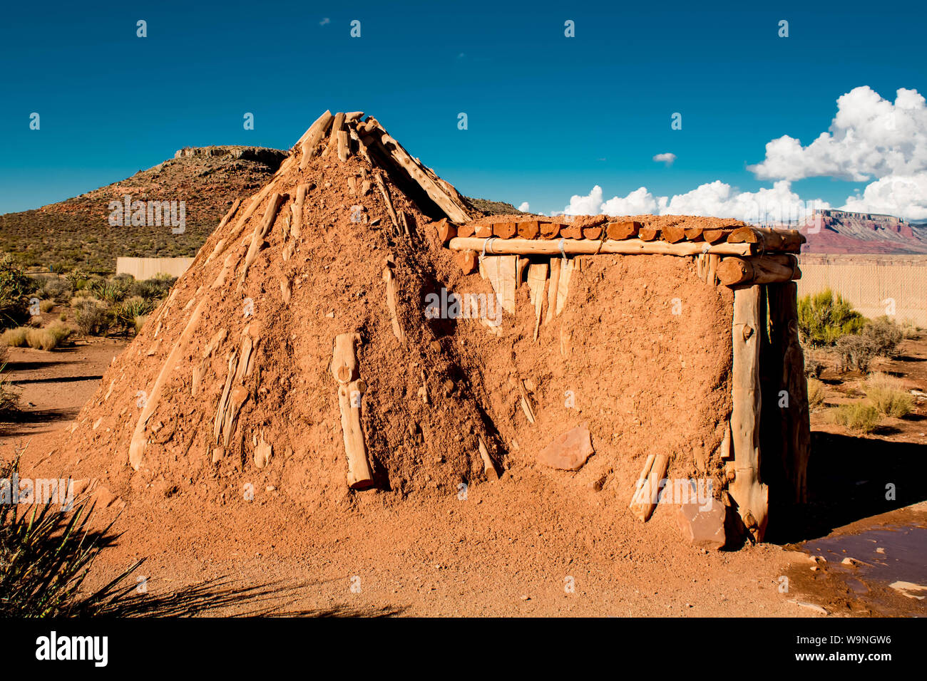 Hualapai tribu indienne Sweat Lodge en désert de l'Arizona par le grand canyon Banque D'Images