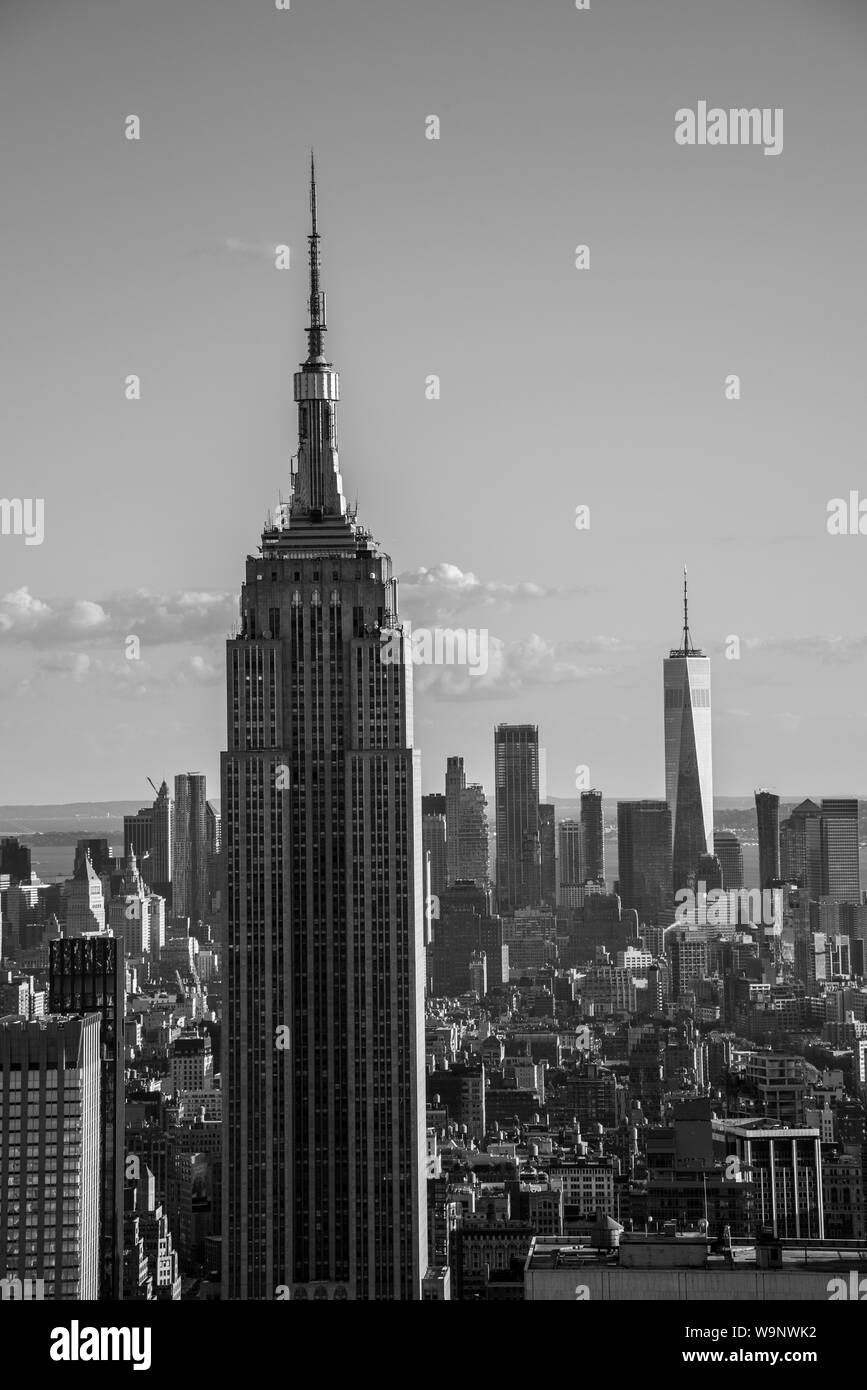 Cnj lower Manhattan avec l'Empire State Building à partir d'un point haut à Midtown Banque D'Images