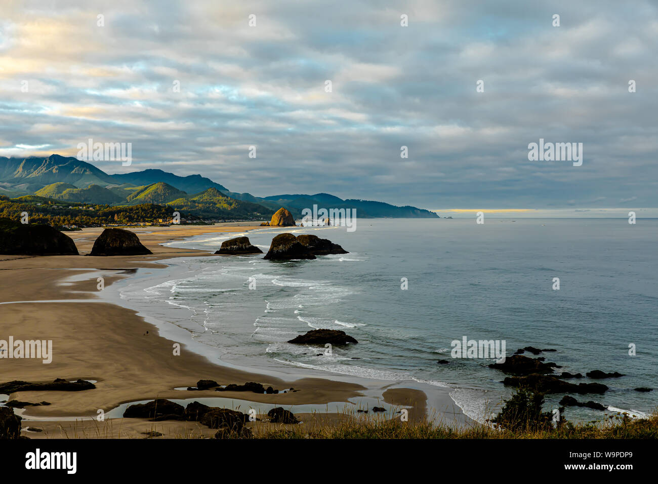 Lever du soleil à Cannon Beach, Oregon Banque D'Images