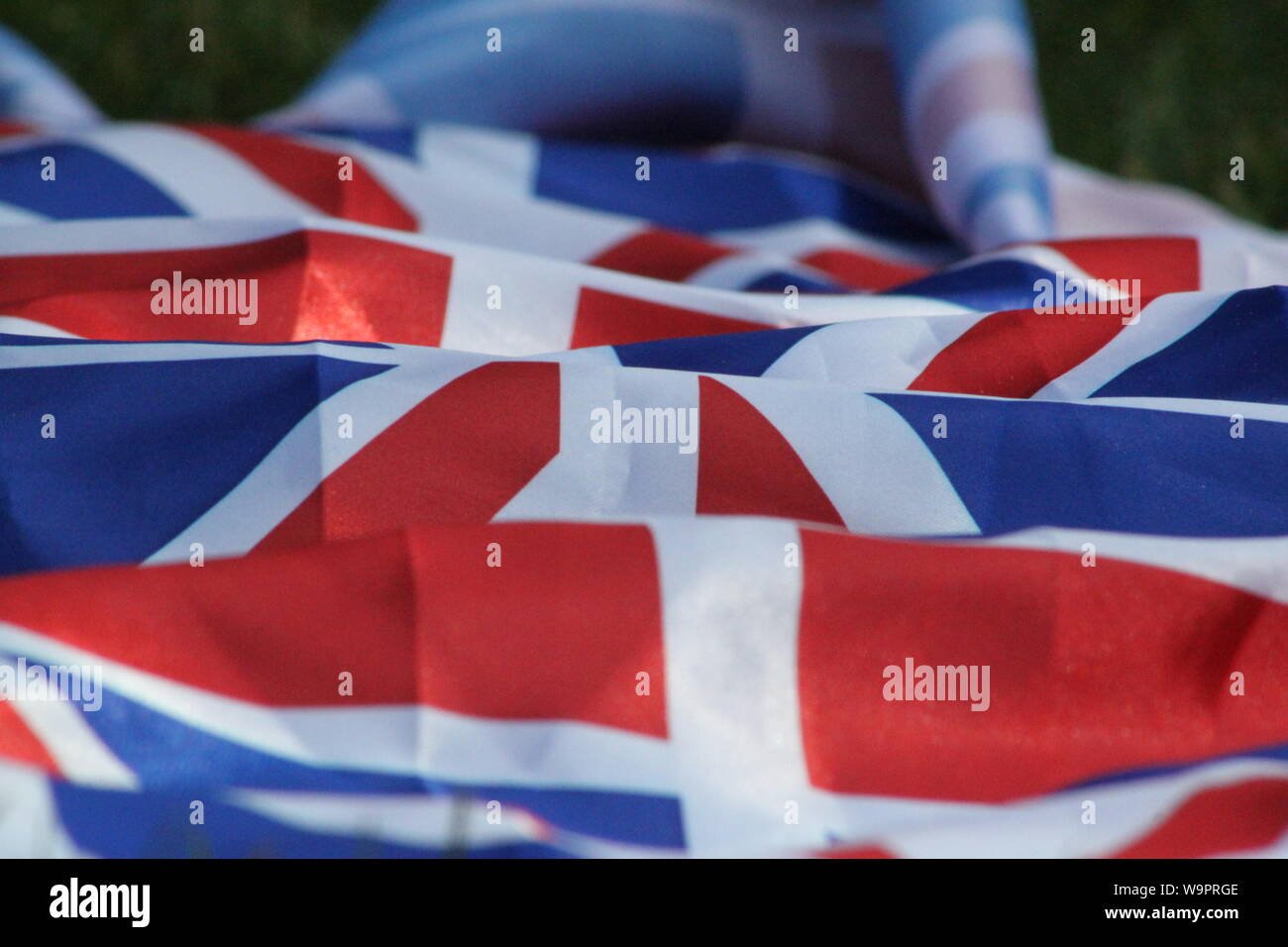 Union Jacks à la gare de Victoria, Londres Banque D'Images