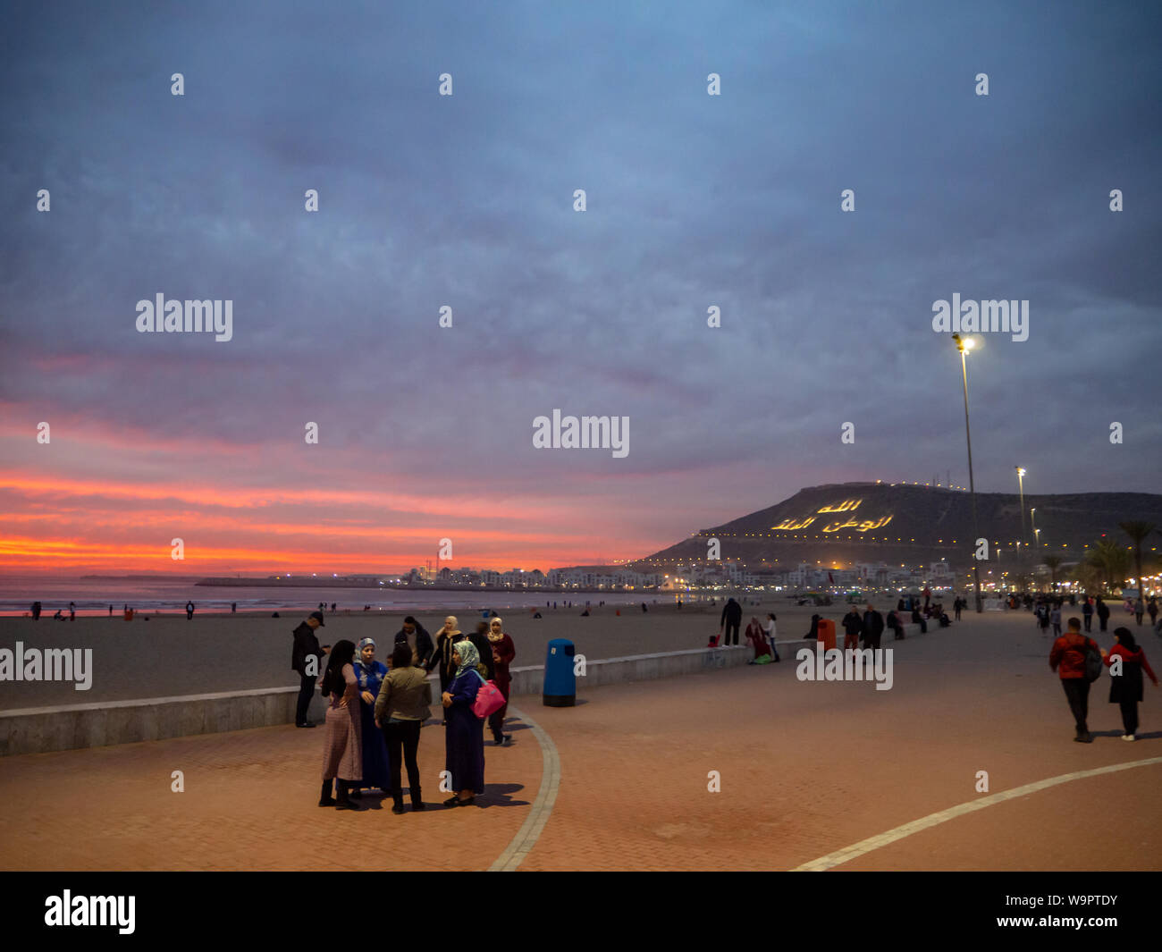 Agadir, Maroc, Afrique du Nord [Agadir Plage, Coucher de soleil, plage au crépuscule, Fortress Hill ruins] Banque D'Images