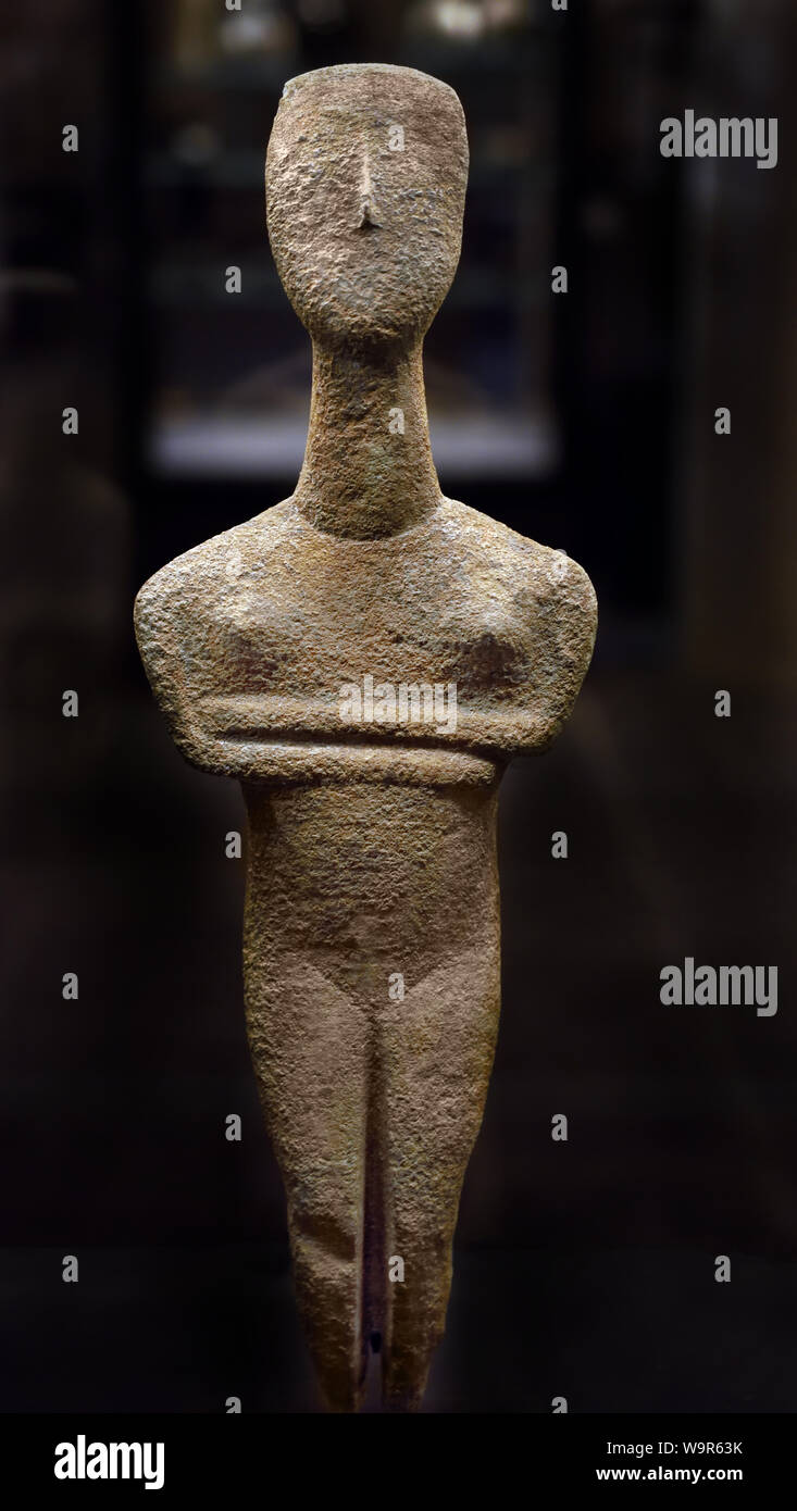 Figurines de femmes Groupe de Syros Cyclades antiques II (2700 - 2300 avant J.-C.) Type de Chalandriani en H 19,20 cm. Preclassical grecque La Grèce Banque D'Images
