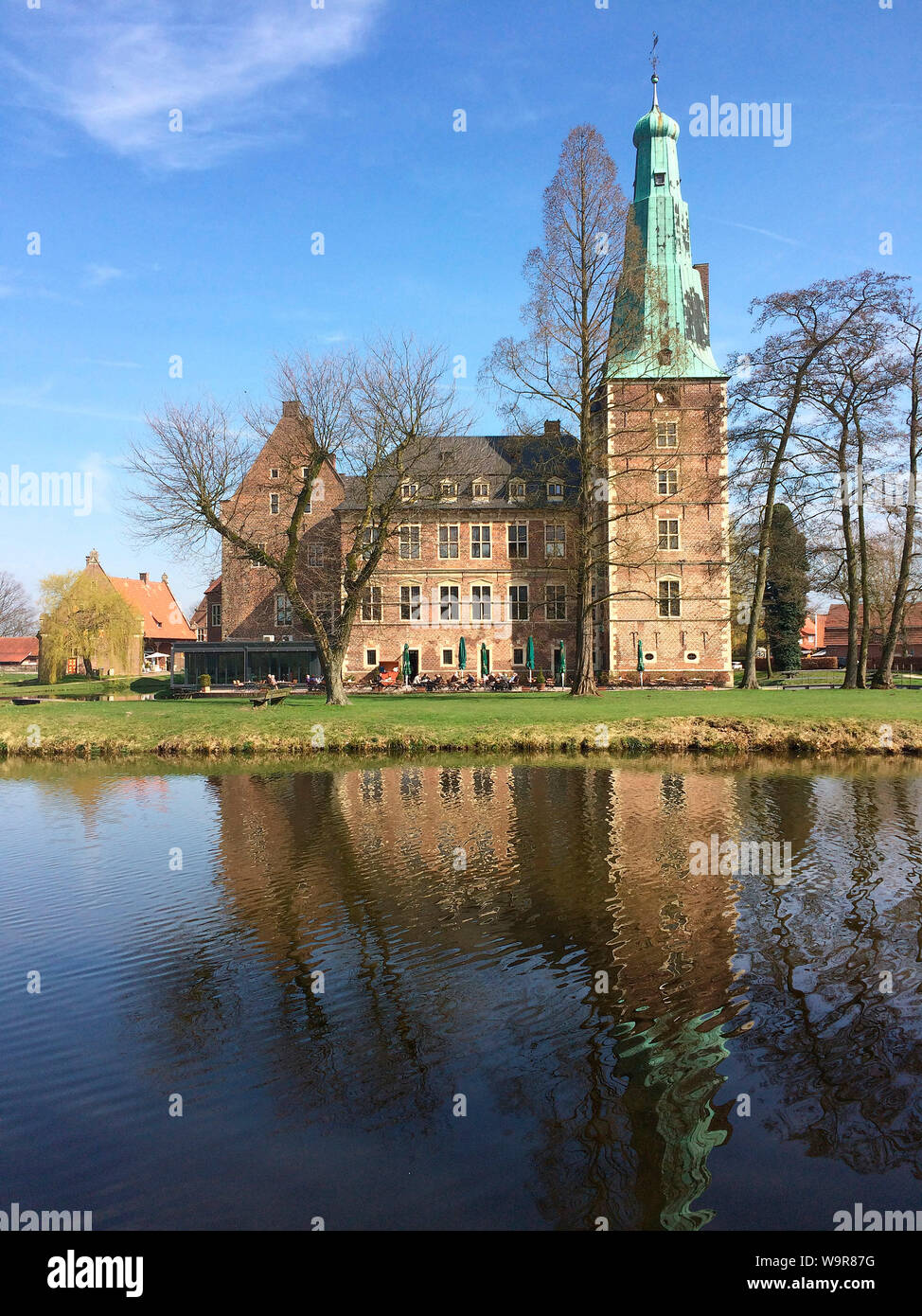 Château Wahrenholz, château à douves, Pforzheim, en Westphalie, la Rhénanie du Nord-Westphalie, Allemagne, Europe Banque D'Images