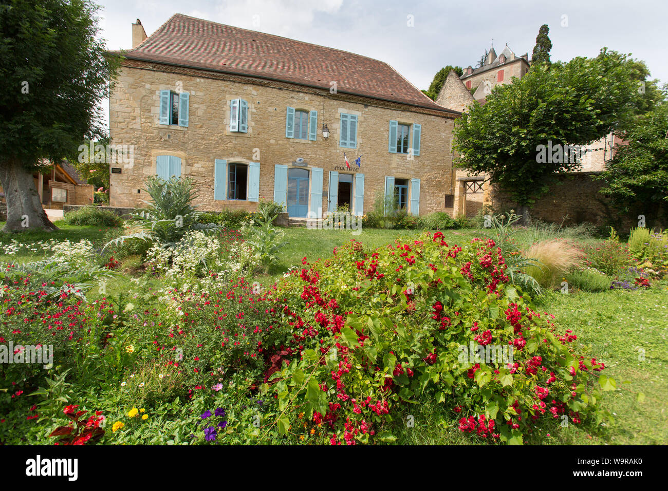 Village de Limeuil, France. Vue pittoresque de Limeuil's mairie et bureau de poste. Banque D'Images