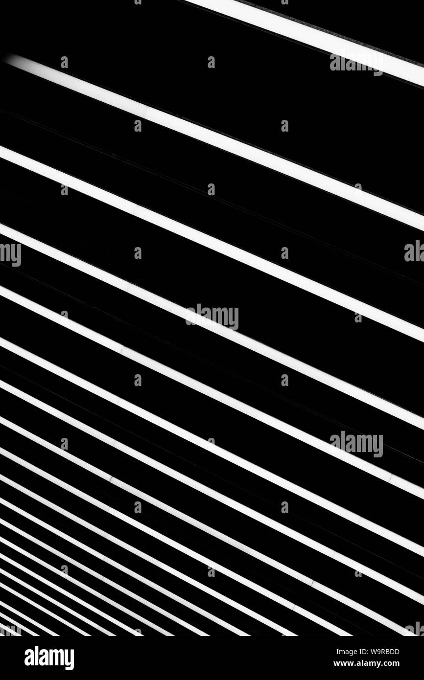 Fond d'écran ou fond d'écran frais avec lignes blanches sur fond noir Banque D'Images