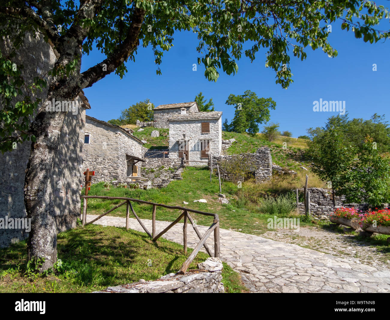 Hors des sentiers battus dans la Garfagnana, Italie : Campocatino dans les Alpes Apuanes, aka Vagli Sotto. Un ancien village de bergers près de leurs pâturages d'été. Banque D'Images
