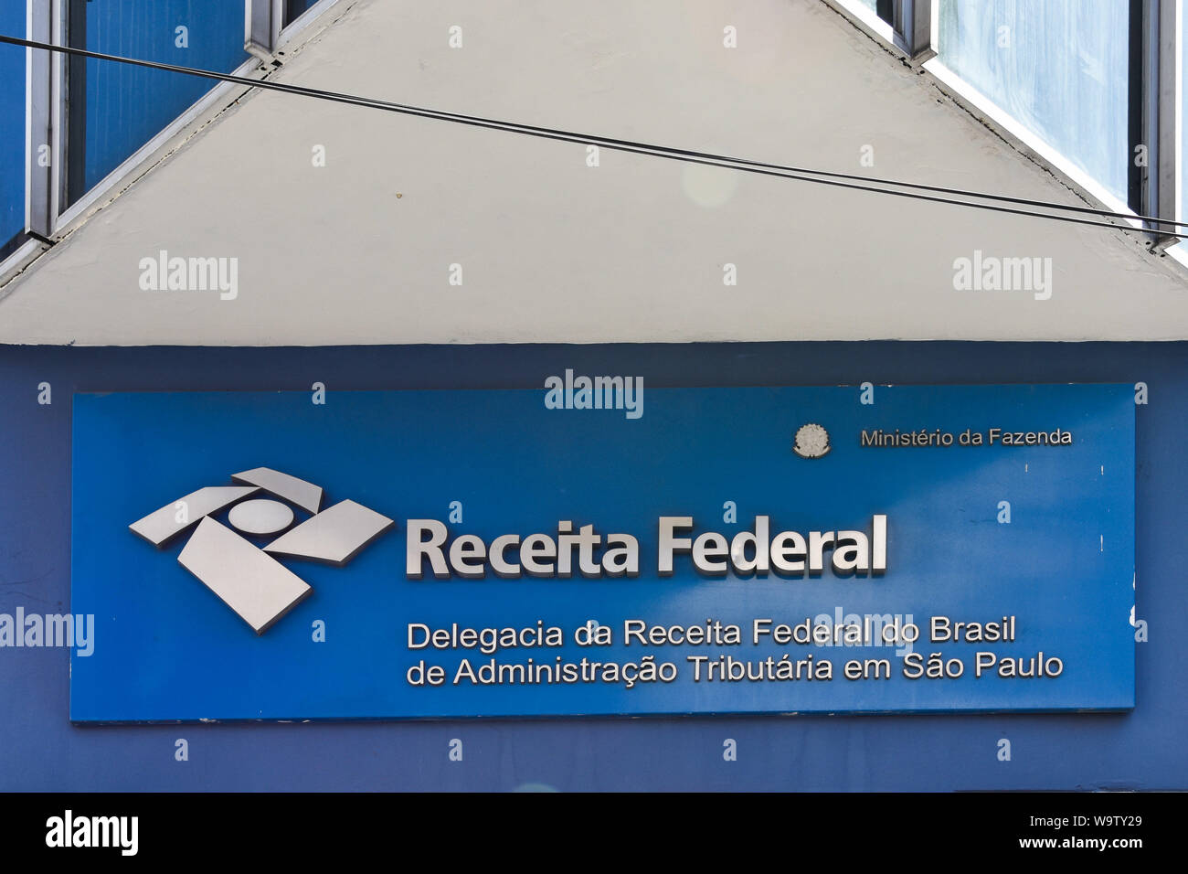 SÃO PAULO, SP - 15.08.2019 : RECEITA FEDERAL LIBERA LOTE DE RESTITUIÇÃO - comme d'aujourd'hui, l'IRS publie le troisième lot de remboursement d'impôt sur le revenu (IR) sur la photo, le logo de l'IRS à Sao Paulo, ce jeudi (15). (Photo : Roberto Casimiro/Fotoarena) Banque D'Images