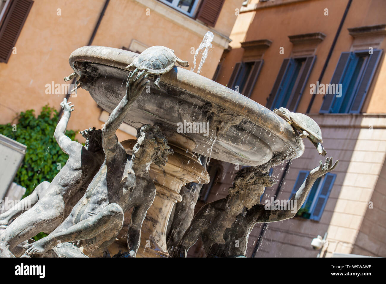 La tortue fontaine située sur la place Piazza Mattei construit en 1588 par l'architecte Giacomo della Porta Banque D'Images