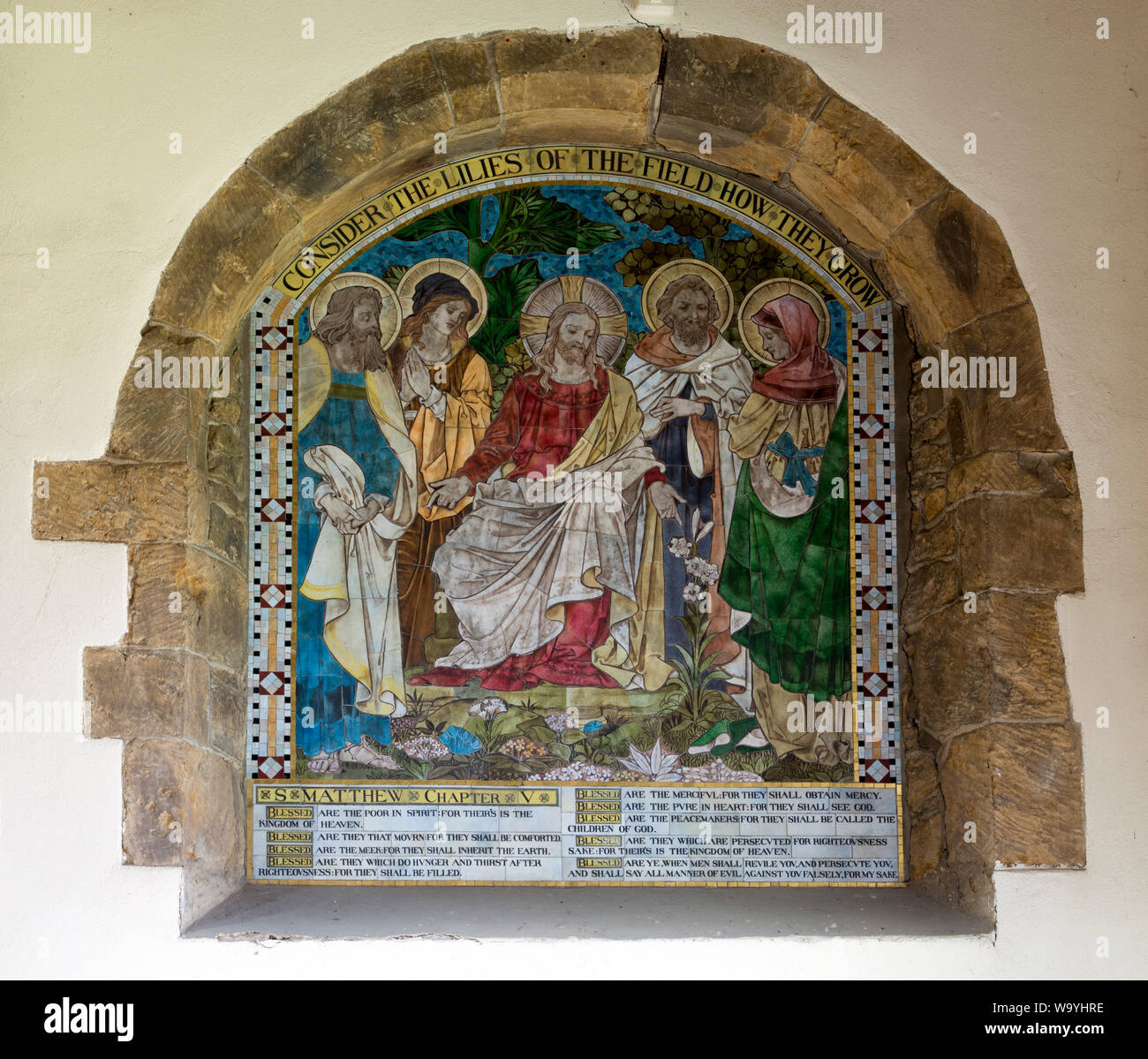 Un mur mosaïque dans l'église All Saints, Middleton Cheney, Northamptonshire, England, UK Banque D'Images