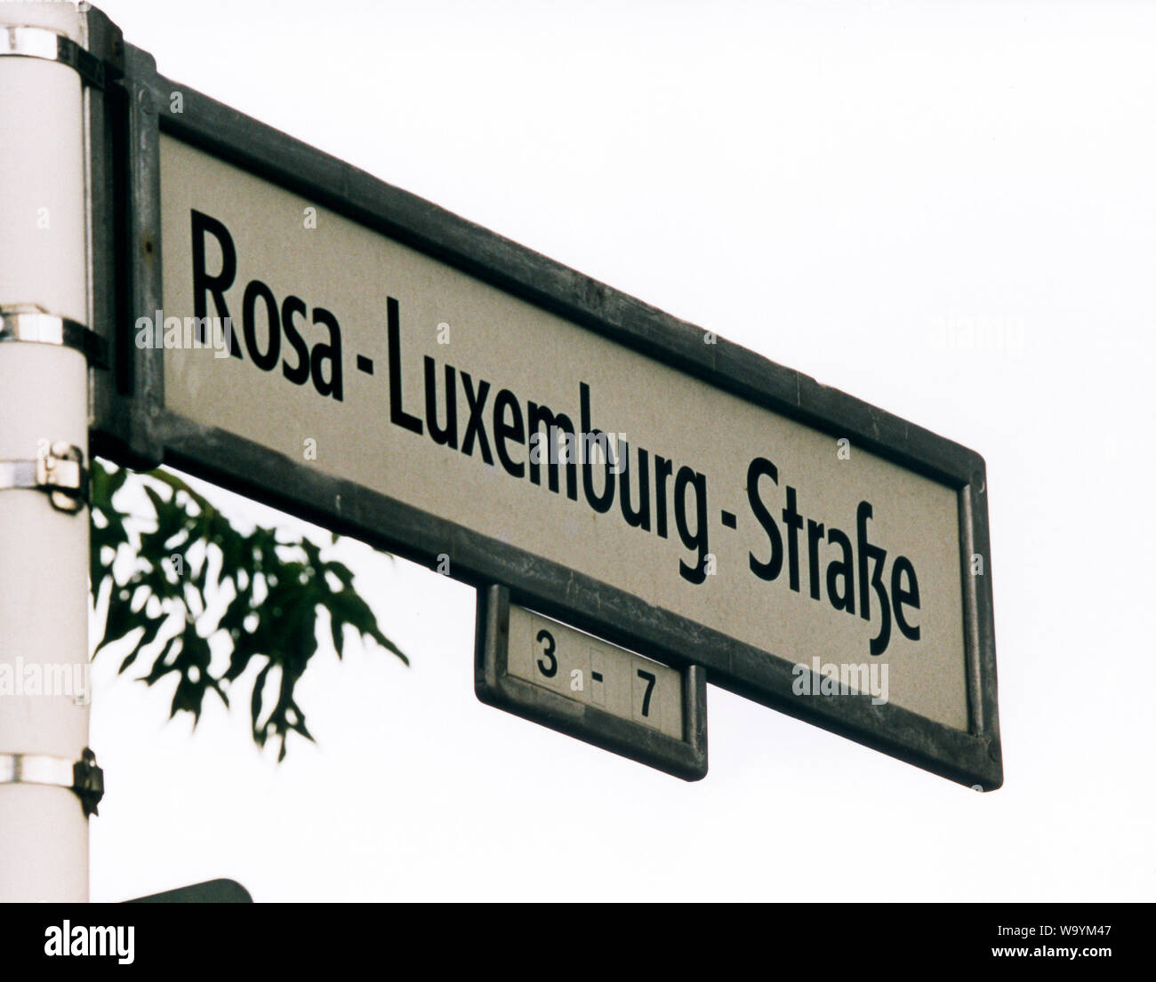 Plaque de rue Rosa Luxembourg STRASSE Berlin Allemagne Banque D'Images
