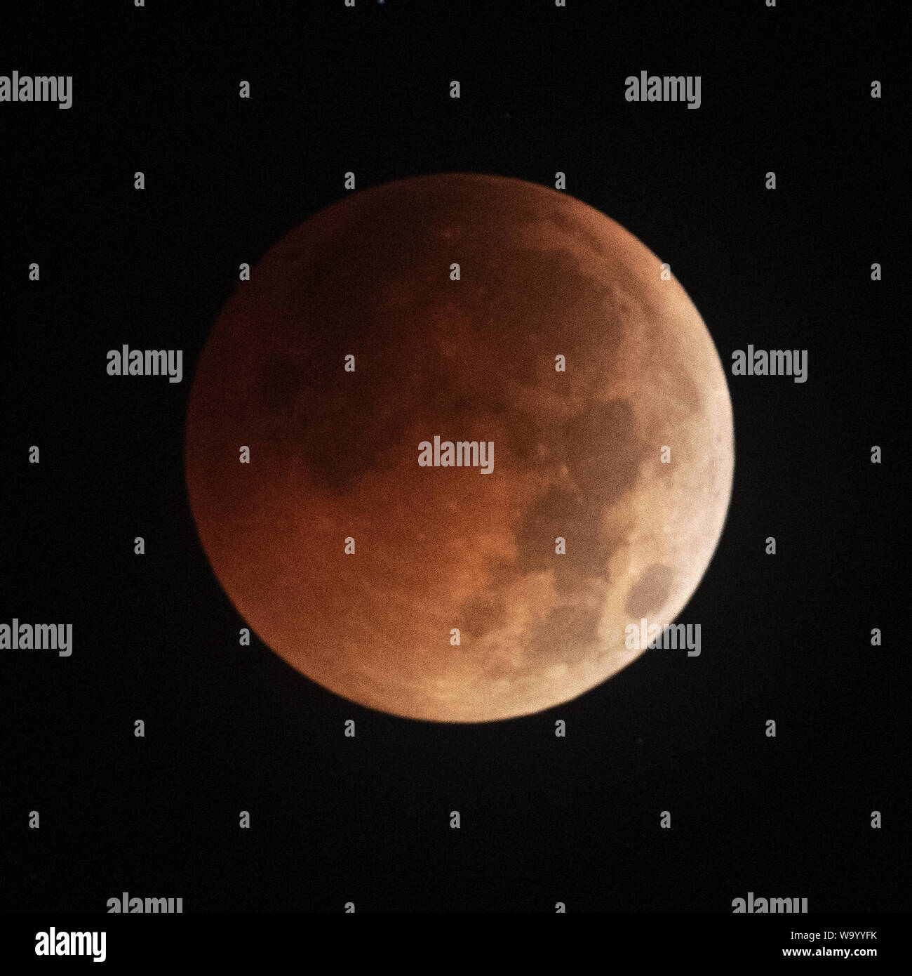 Éclipse totale de la lune Banque D'Images