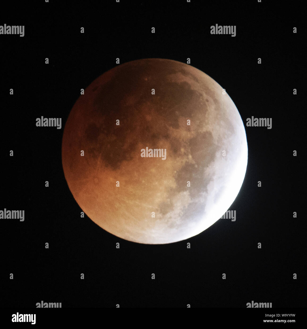 Éclipse totale de la lune Banque D'Images