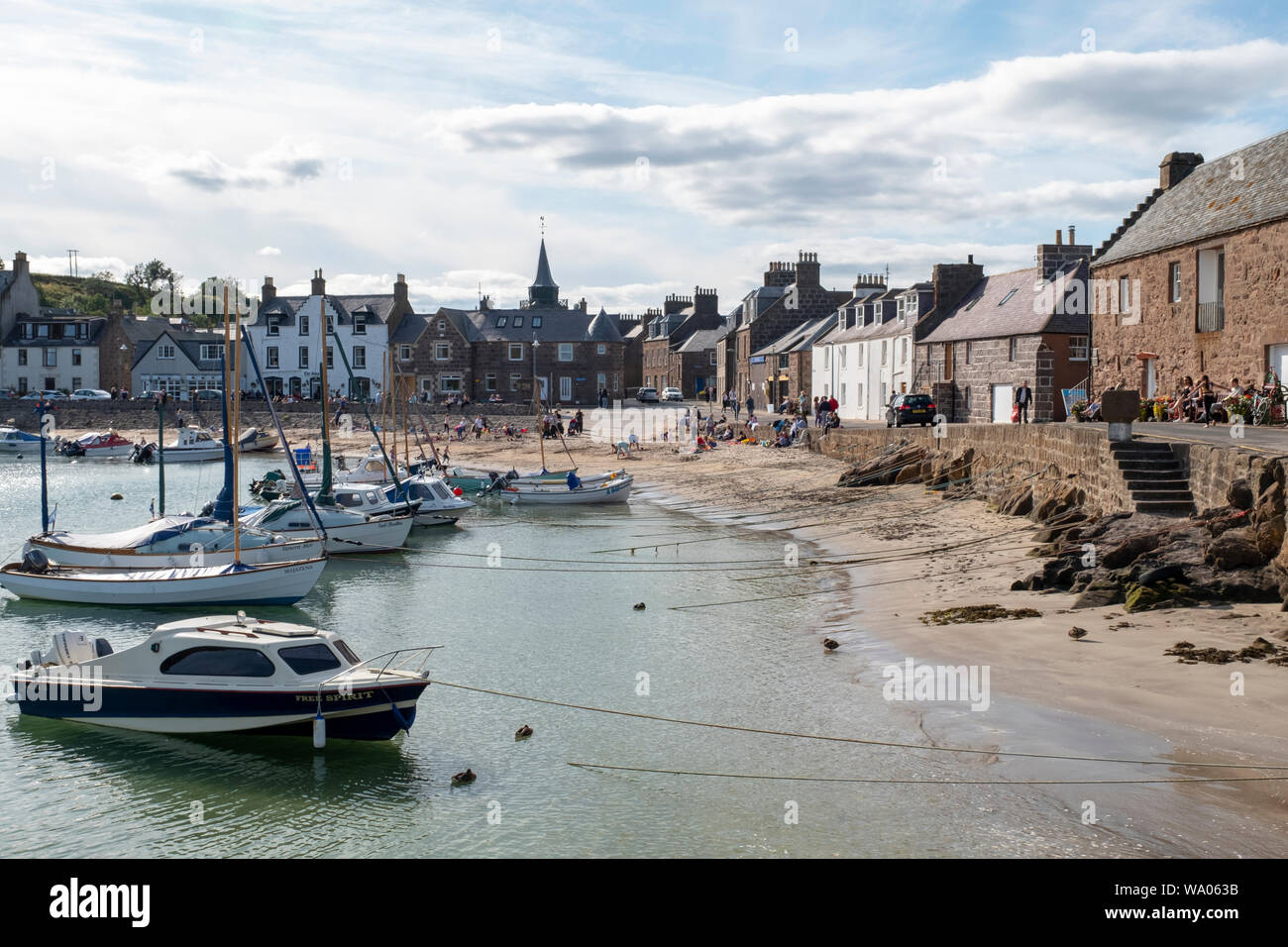 Plage de sable à Stonehaven Harbour, dans l'Aberdeenshire, en Écosse. Banque D'Images