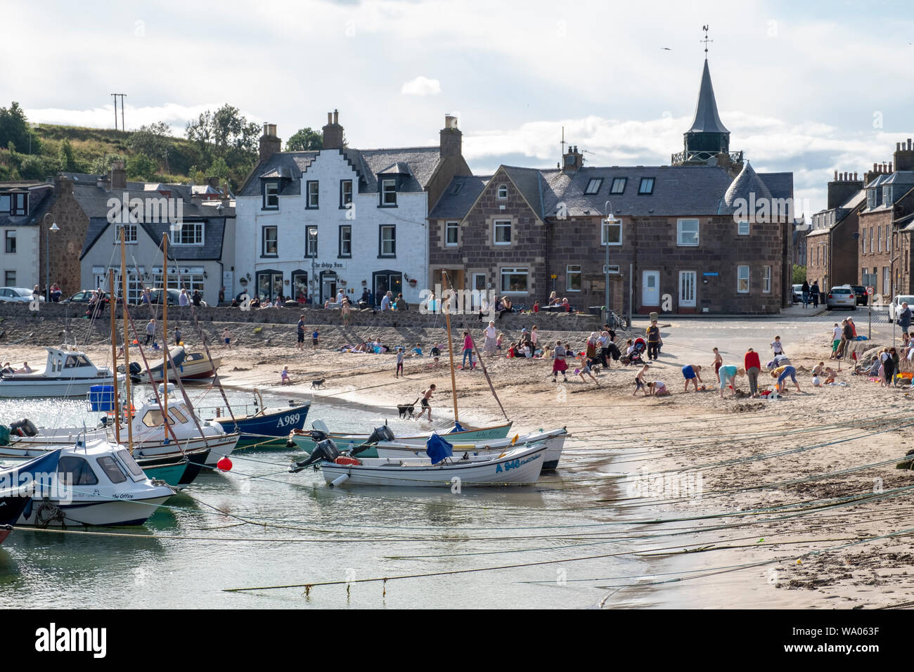 Plage de sable à Stonehaven Harbour, dans l'Aberdeenshire, en Écosse. Banque D'Images