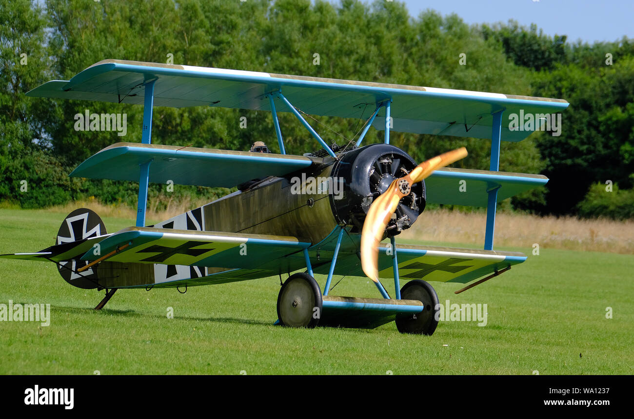 Le Fokker Dr.I, (réplique) souvent connu simplement comme le Fokker Triplane, était un avion de chasse de la Première Guerre mondiale construit par Fokker-Flugzeugwerke. Banque D'Images