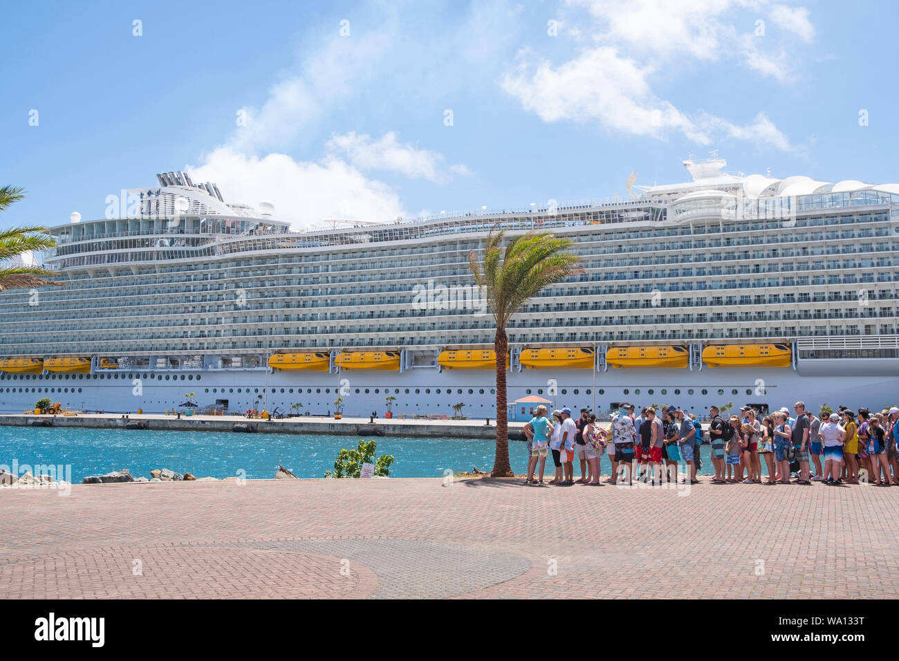 Le plus grand dans le monde est une fierté américaine, il vient à quai à Charlotte Amalie Saint Thomas dans les îles des Caraïbes. Banque D'Images