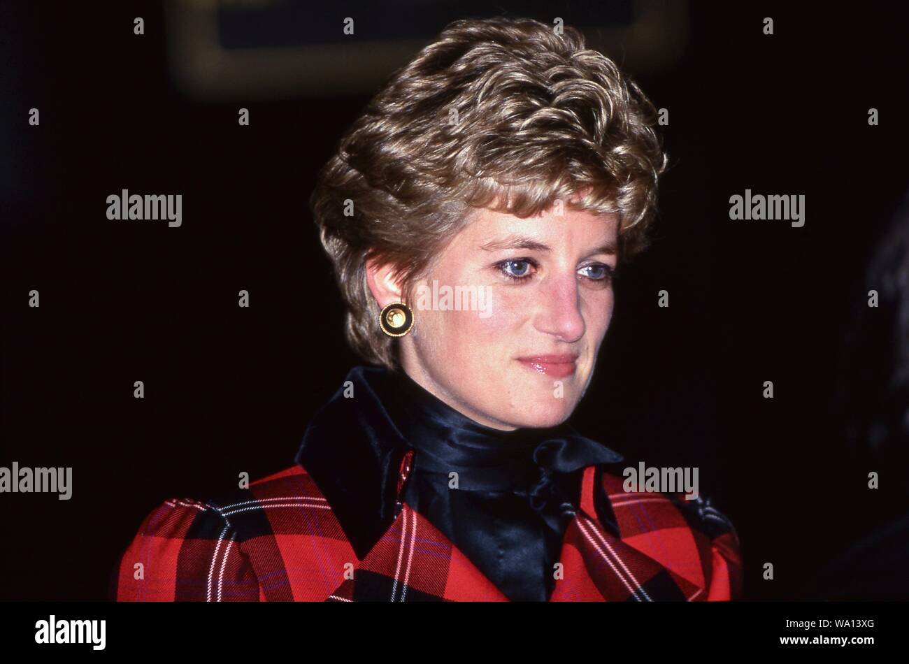 La princesse Diana a allumé les lumières de Noël de Bond Street, Bond Street, Londres. ROYAUME-UNI 17/11/1993 Banque D'Images