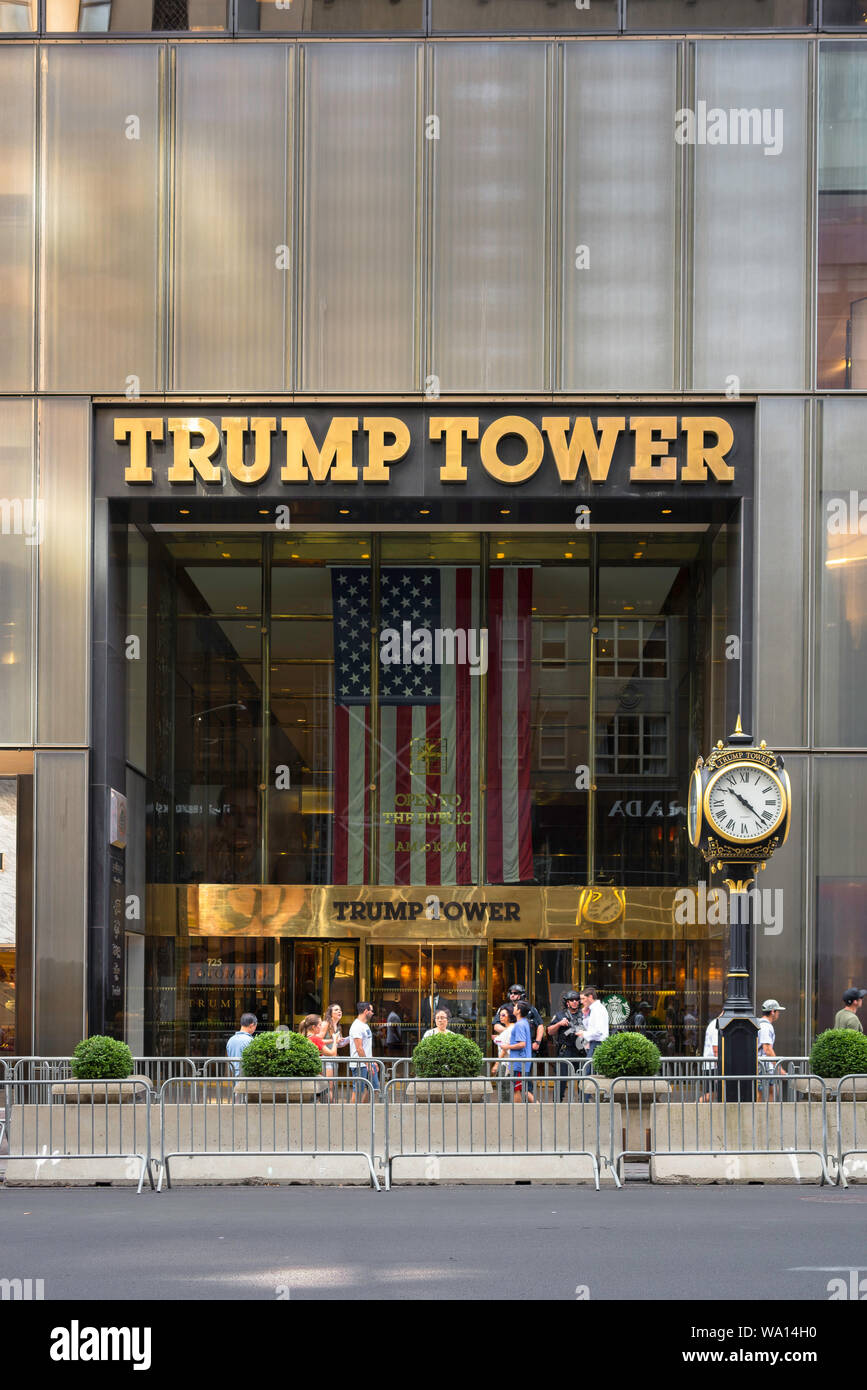 Trump Tower, vue de l'entrée de Trump Tower sur la 5e Avenue à Manhattan, New York City, USA. Banque D'Images
