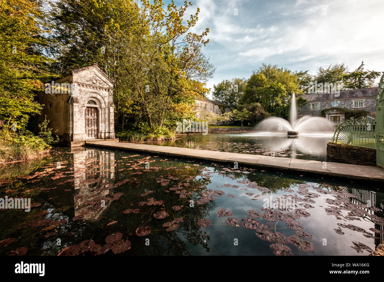 Falaise à Lyon, Meknès, Kildare, Irlande - 13 mai 2019. La chapelle privée de Tony Ryan, co-fondateur de Ryan Airways, est situé sur le lac à Falaise à Banque D'Images