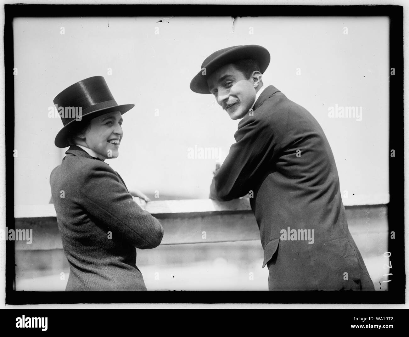 BONAPARTE, Jérôme. À HORSE SHOW AVEC MISS ELLEN RASMUSSEN Banque D'Images